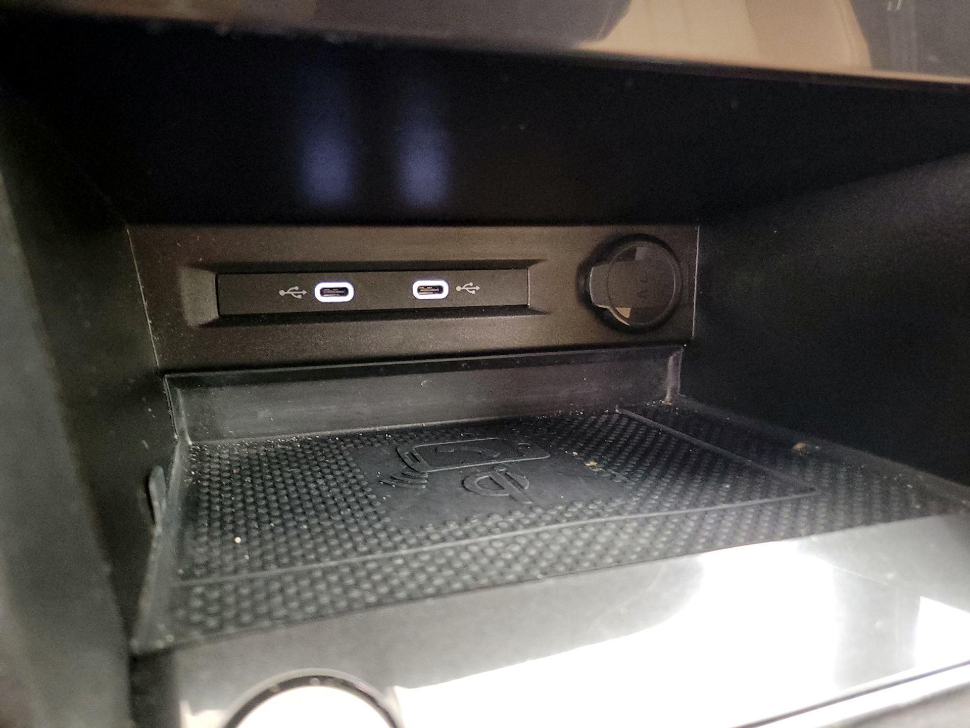 Thumbnail: 2022 Volkswagen Tiguan - 18