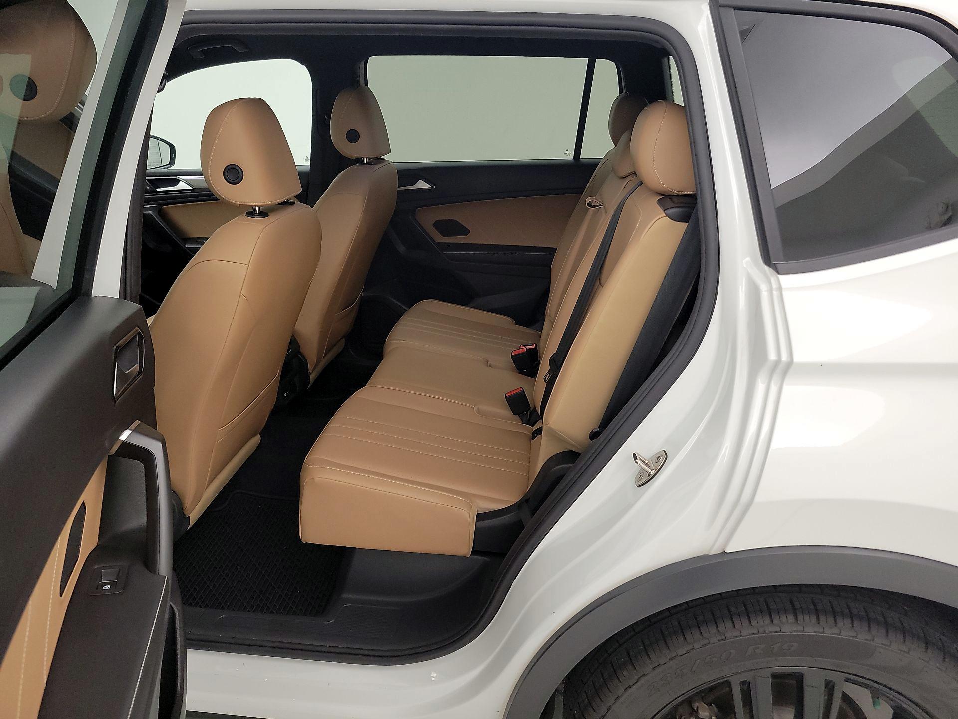 Thumbnail: 2022 Volkswagen Tiguan - 19