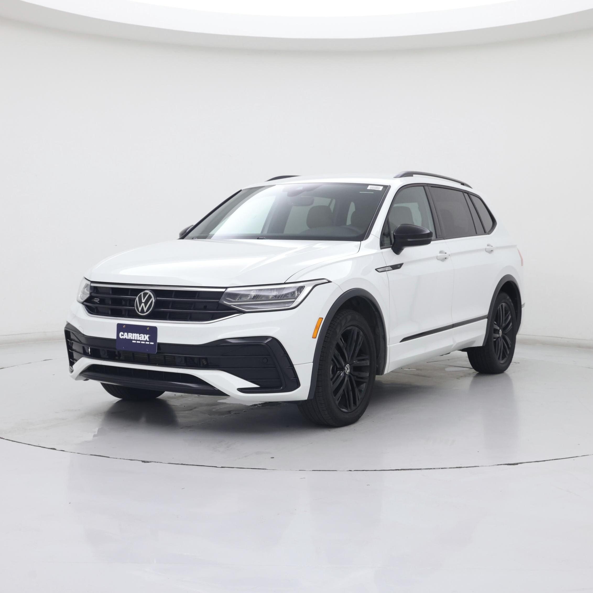 Thumbnail: 2022 Volkswagen Tiguan - 4