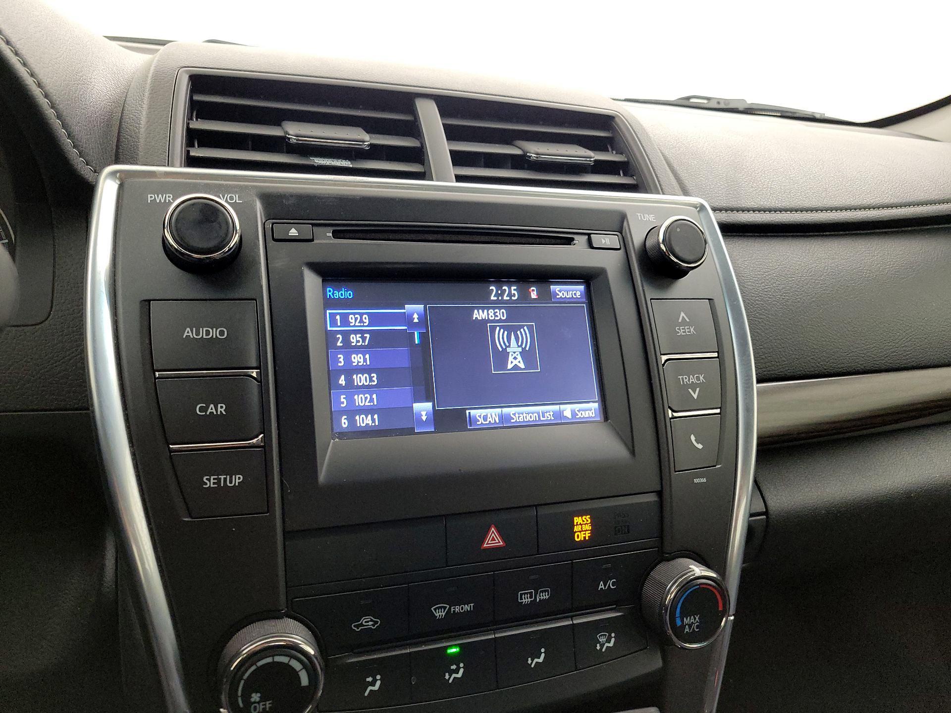 Thumbnail: 2015 Toyota Camry - 15