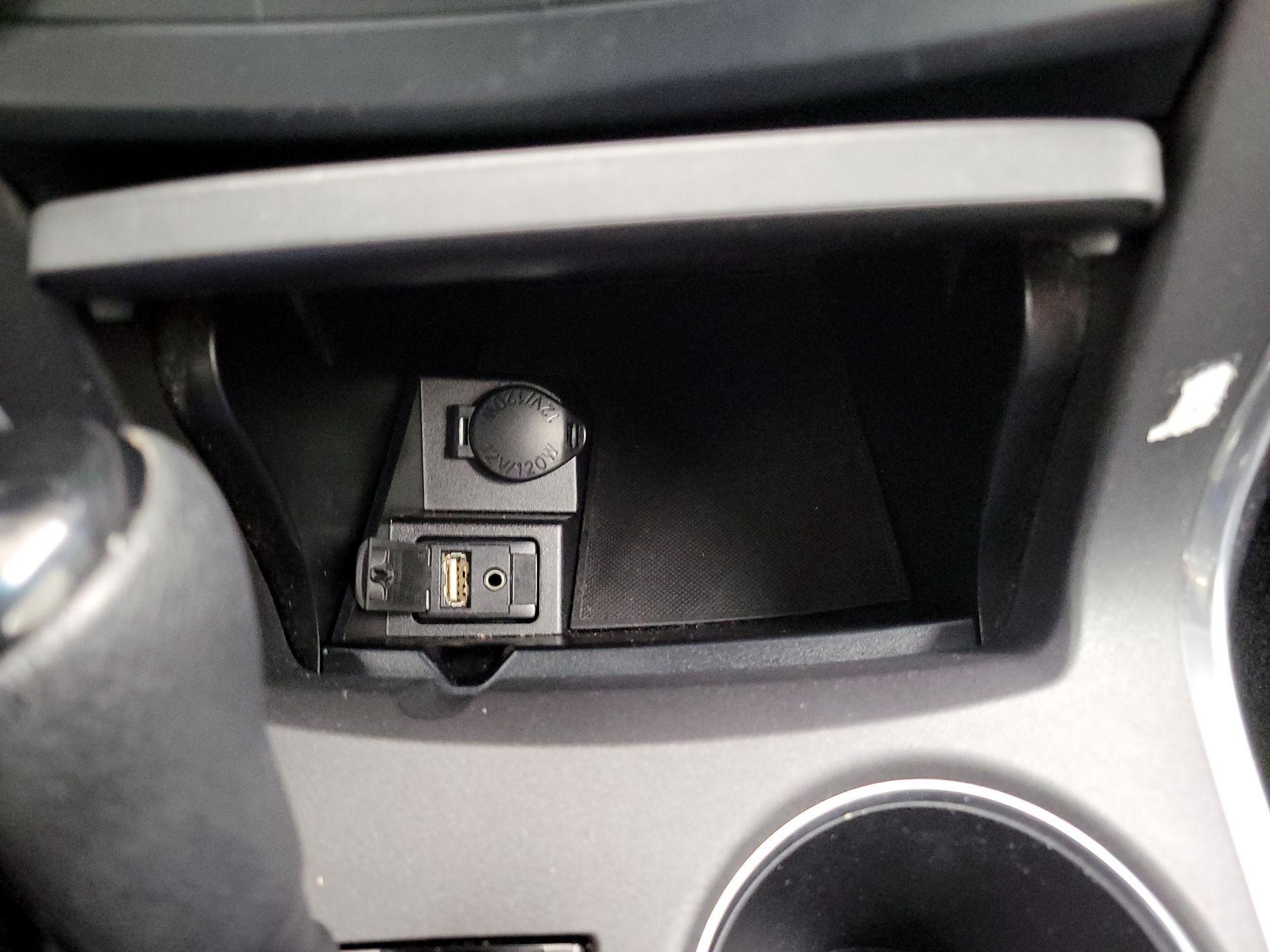 Thumbnail: 2015 Toyota Camry - 18