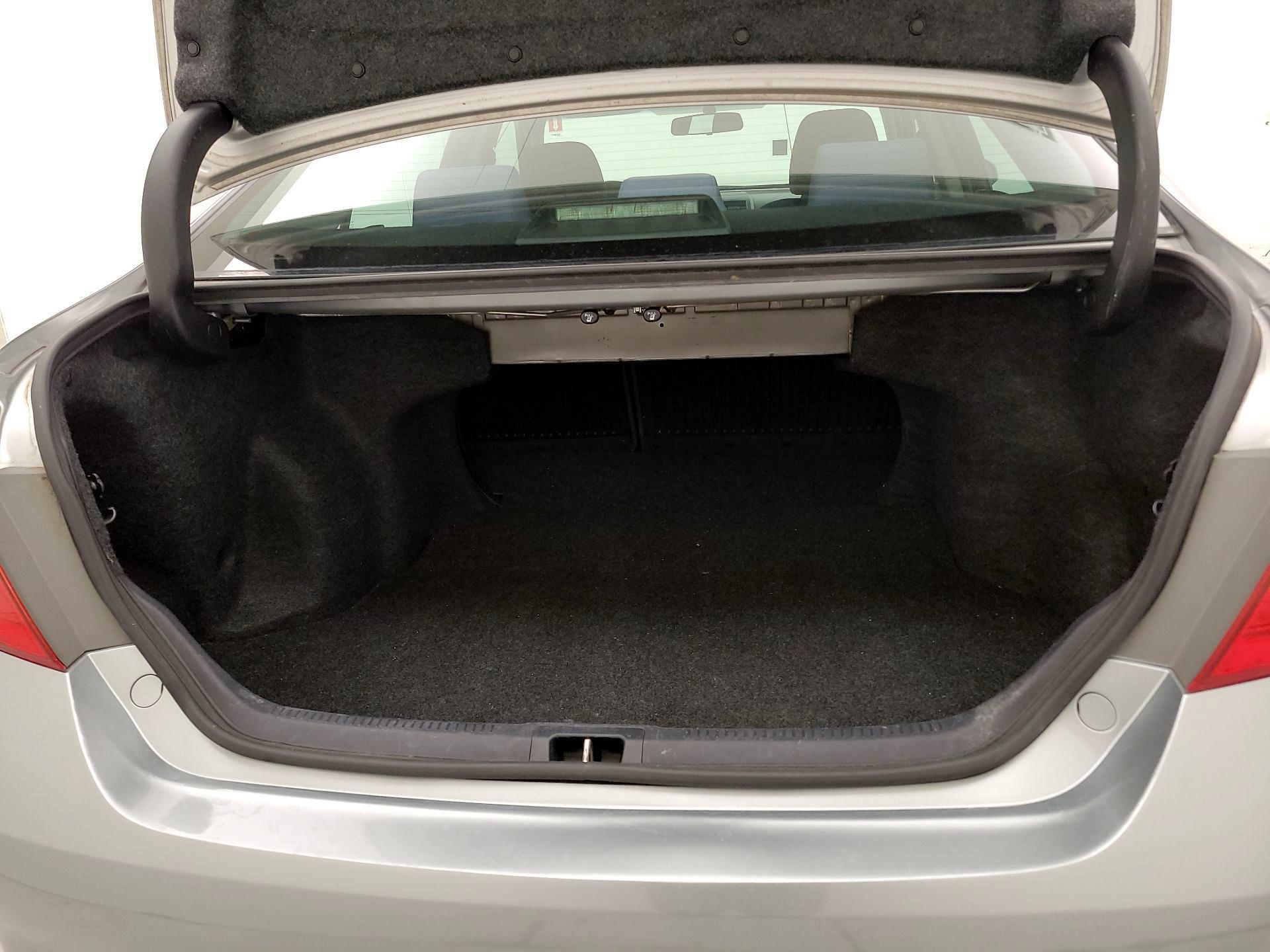 Thumbnail: 2015 Toyota Camry - 20