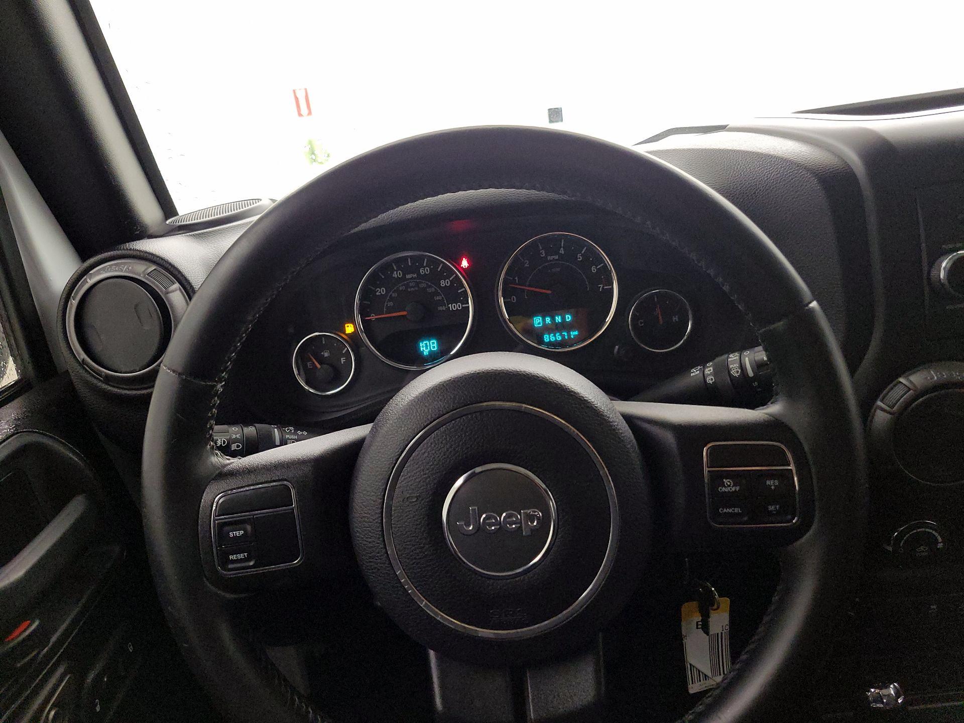Thumbnail: 2015 Jeep Wrangler - 10