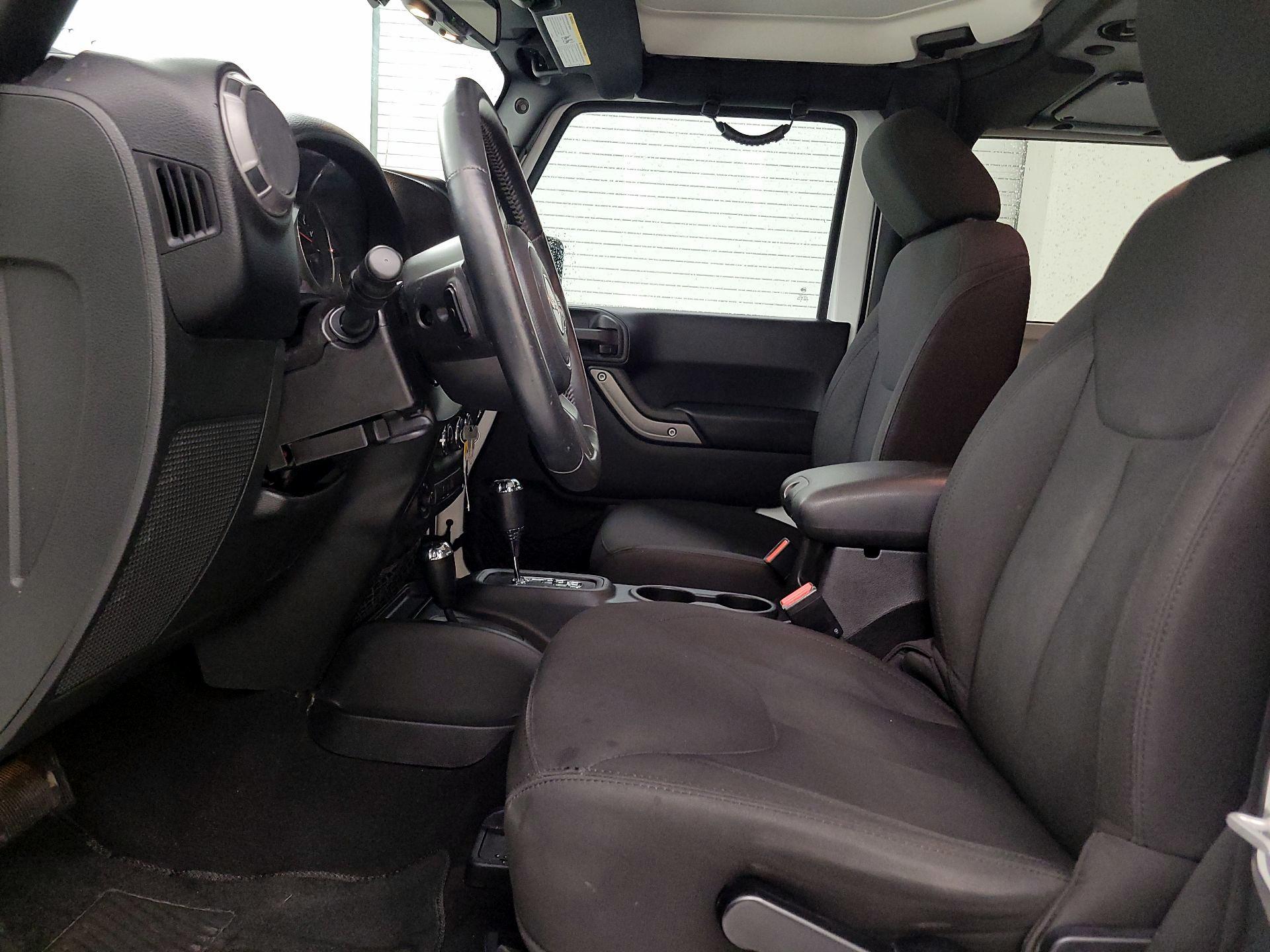 Thumbnail: 2015 Jeep Wrangler - 11