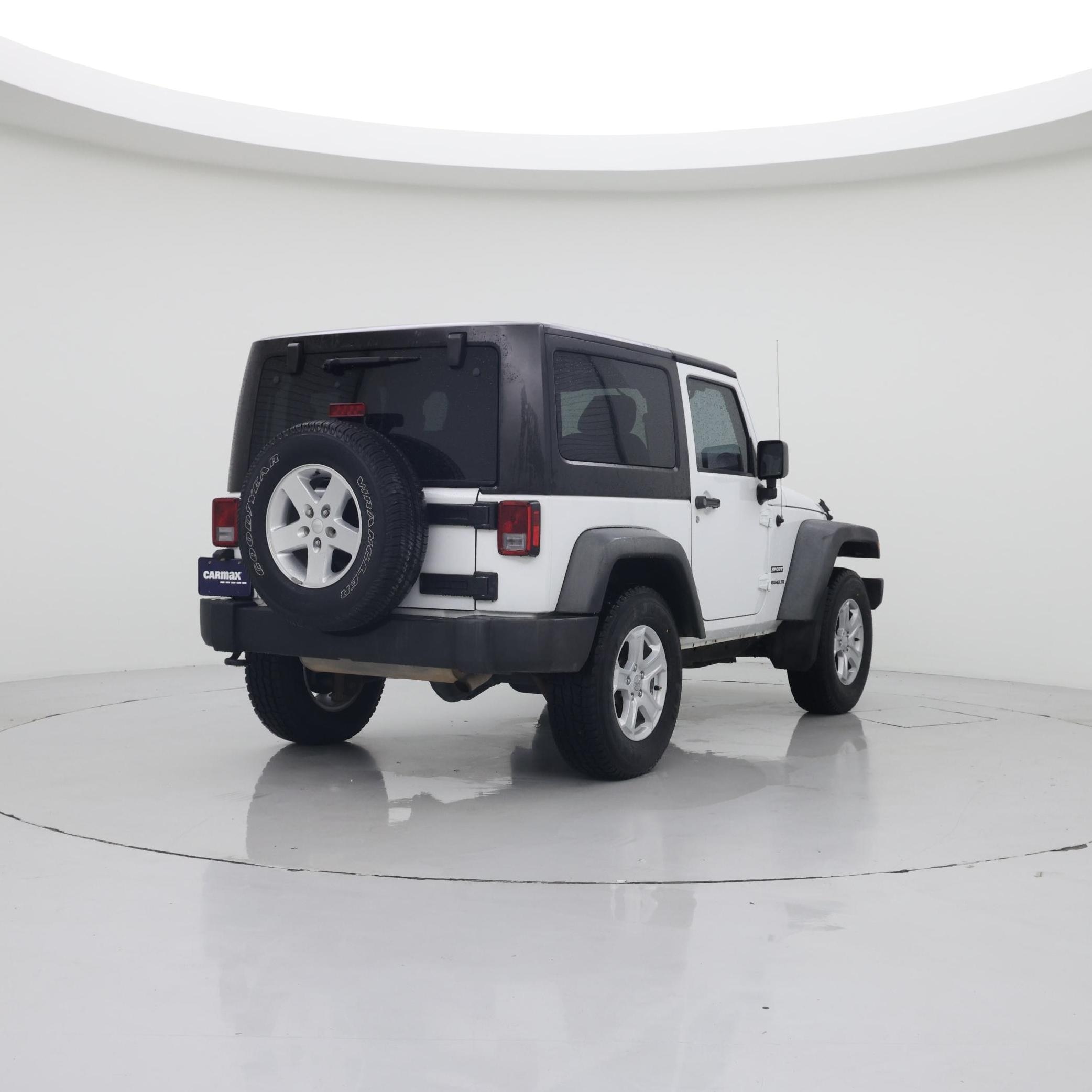 Thumbnail: 2015 Jeep Wrangler - 8