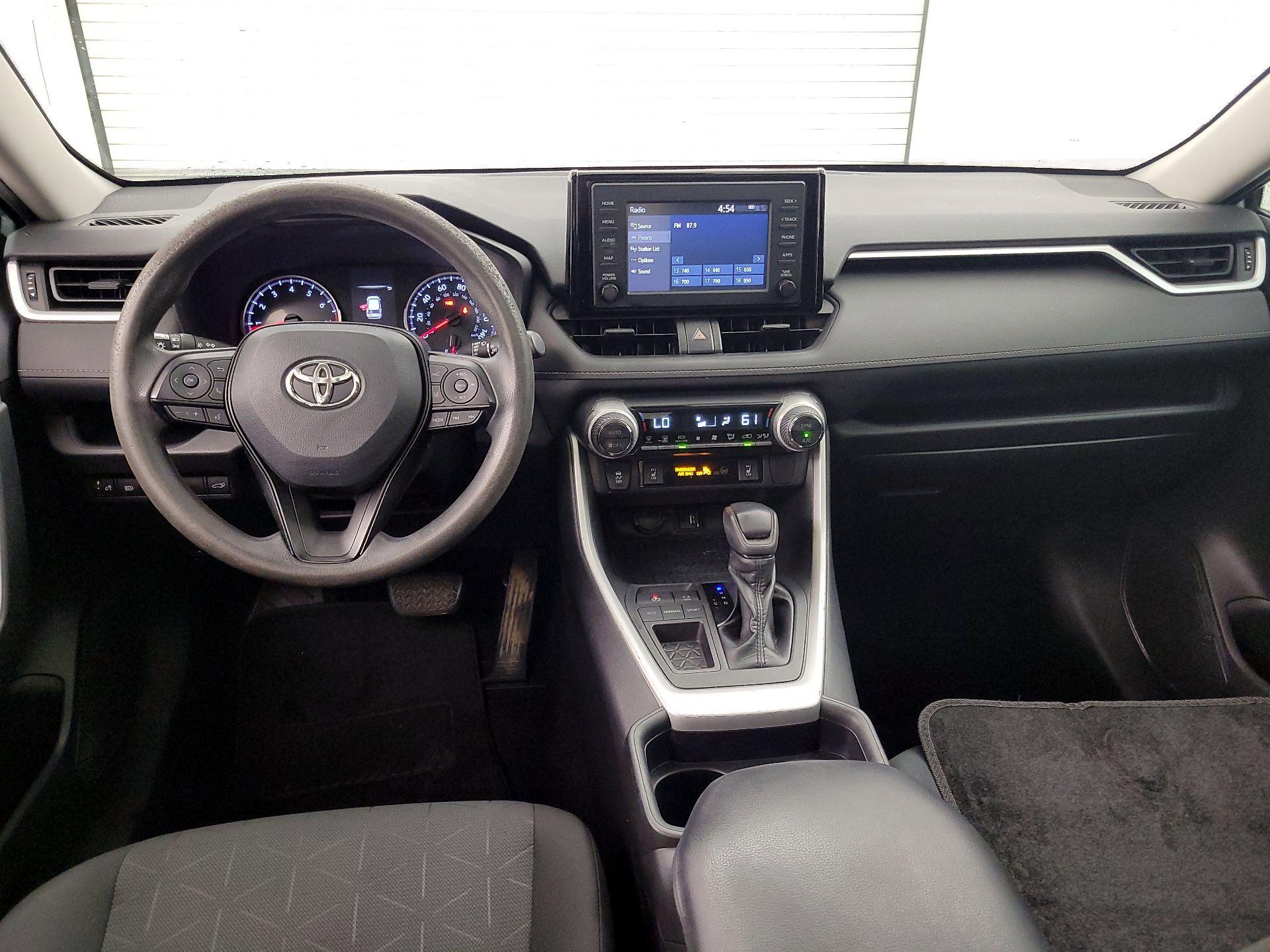 Thumbnail: 2019 Toyota RAV4 - 9