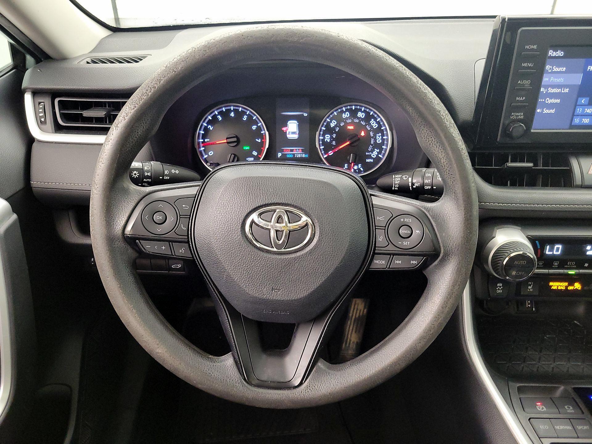 Thumbnail: 2019 Toyota RAV4 - 10