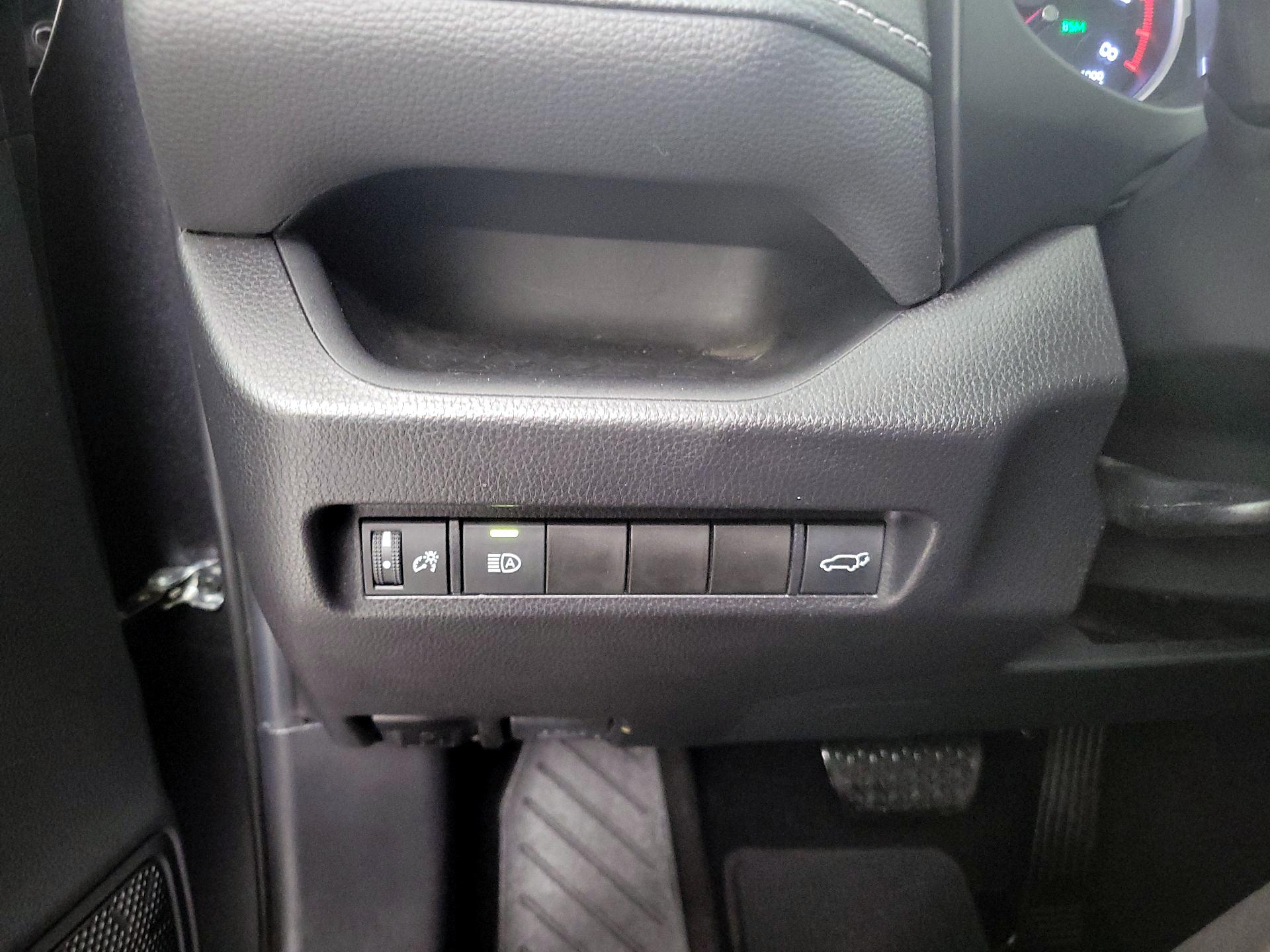 Thumbnail: 2021 Toyota RAV4 - 13