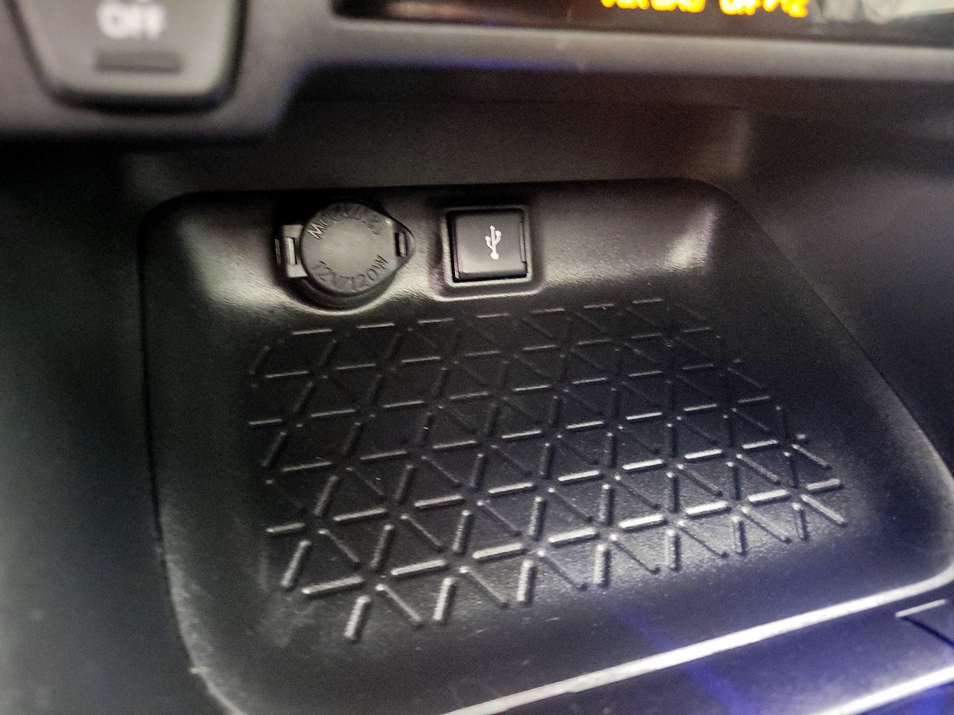 Thumbnail: 2021 Toyota RAV4 - 18