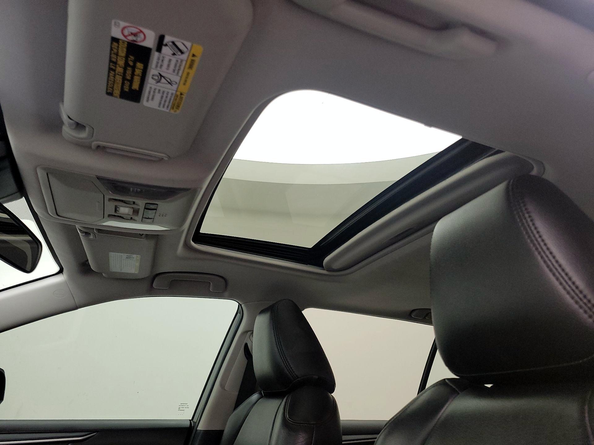 Thumbnail: 2021 Toyota RAV4 - 19