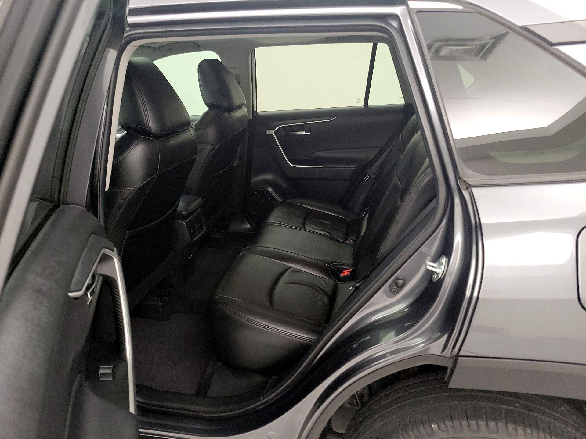 Thumbnail: 2021 Toyota RAV4 - 20