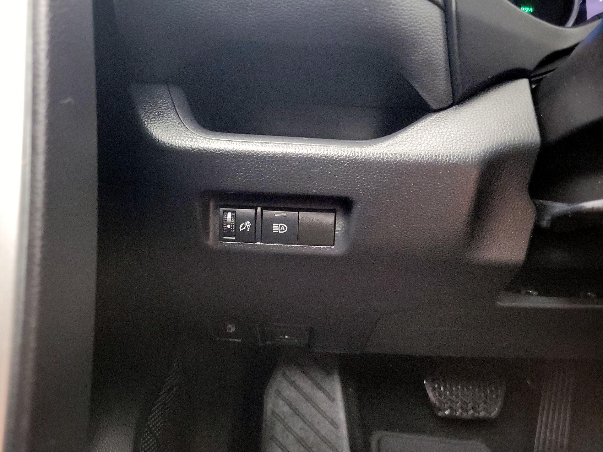 Thumbnail: 2022 Toyota RAV4 - 13