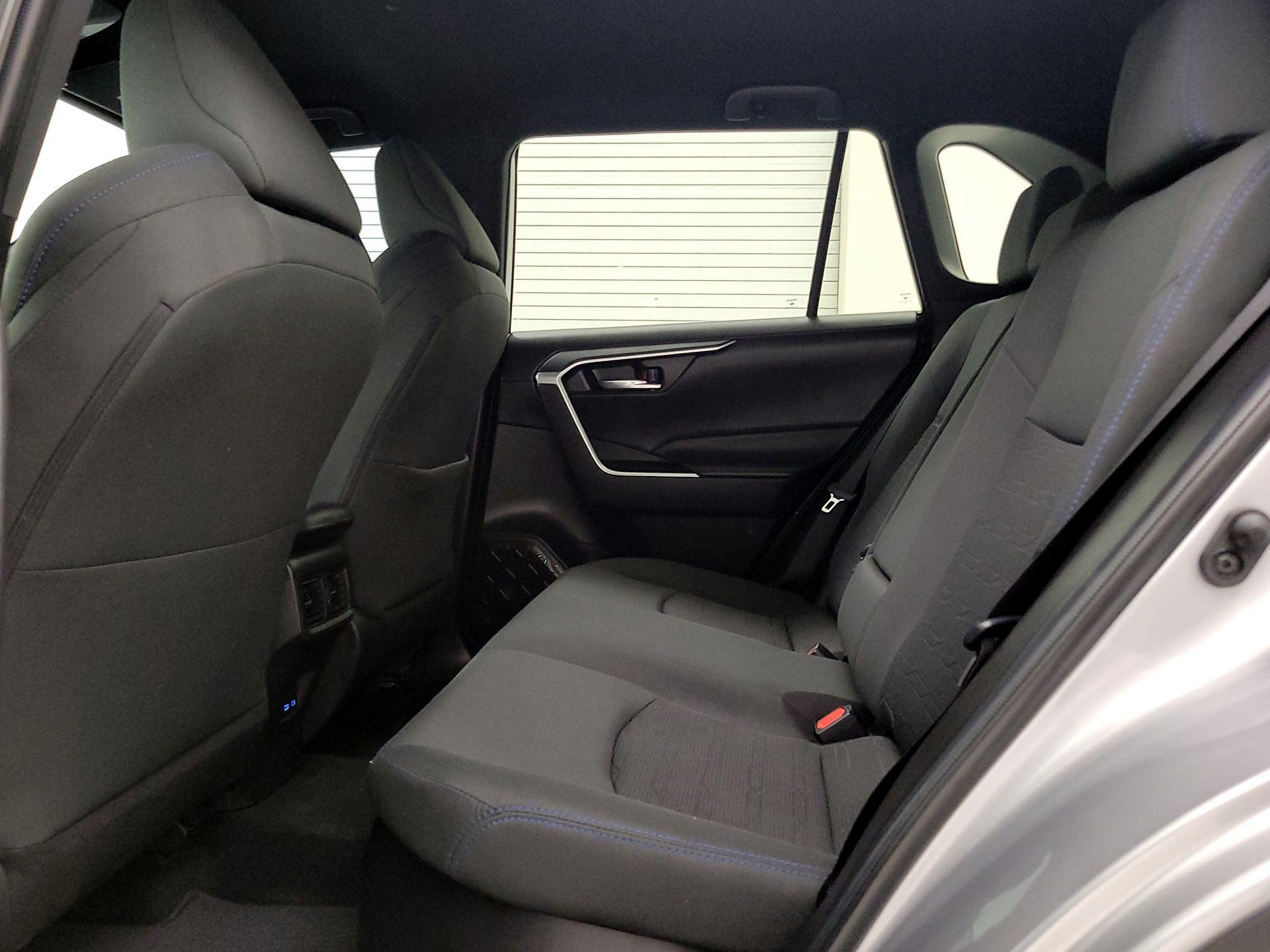 Thumbnail: 2022 Toyota RAV4 - 19