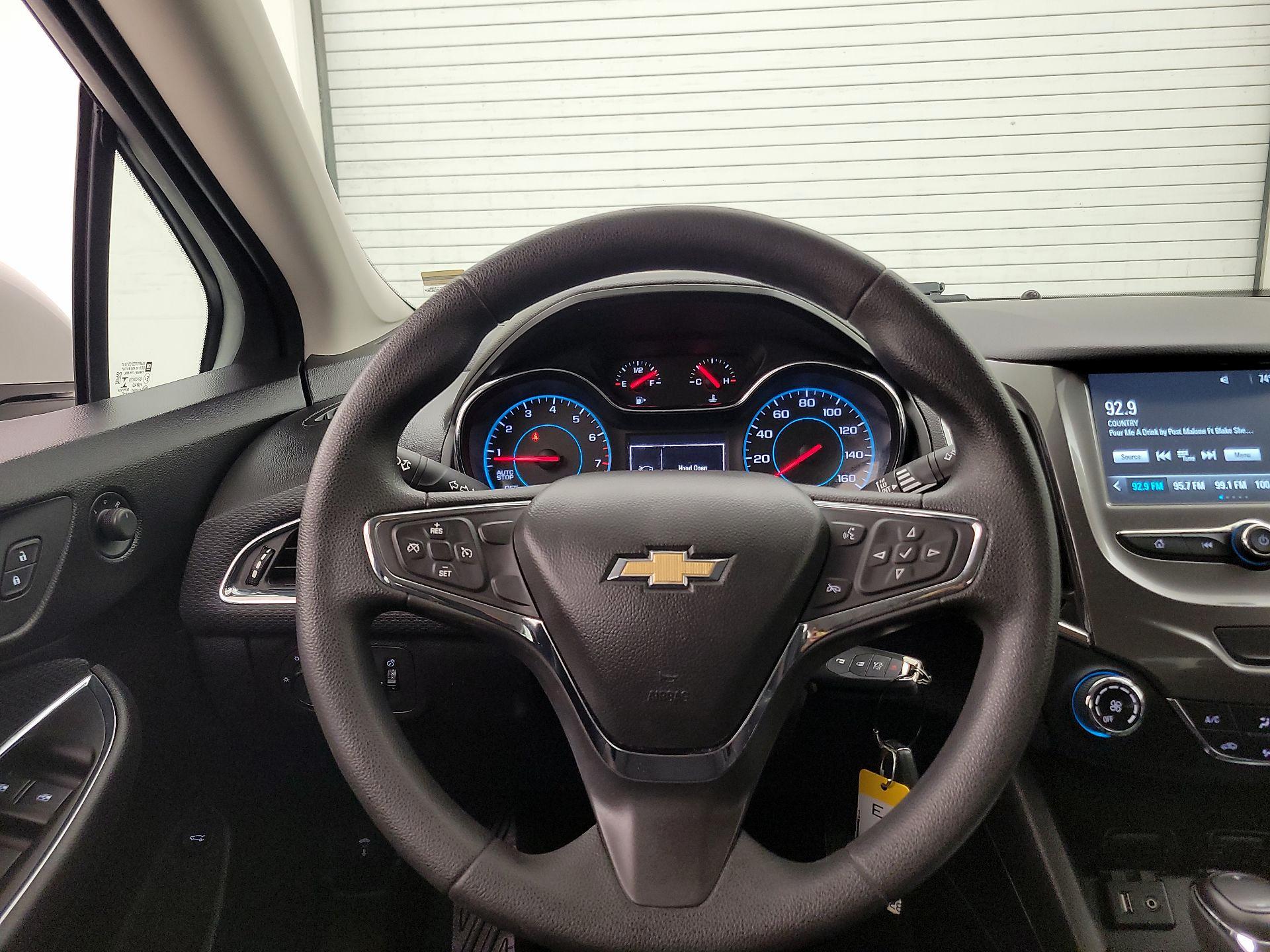 Thumbnail: 2017 Chevrolet Cruze - 10