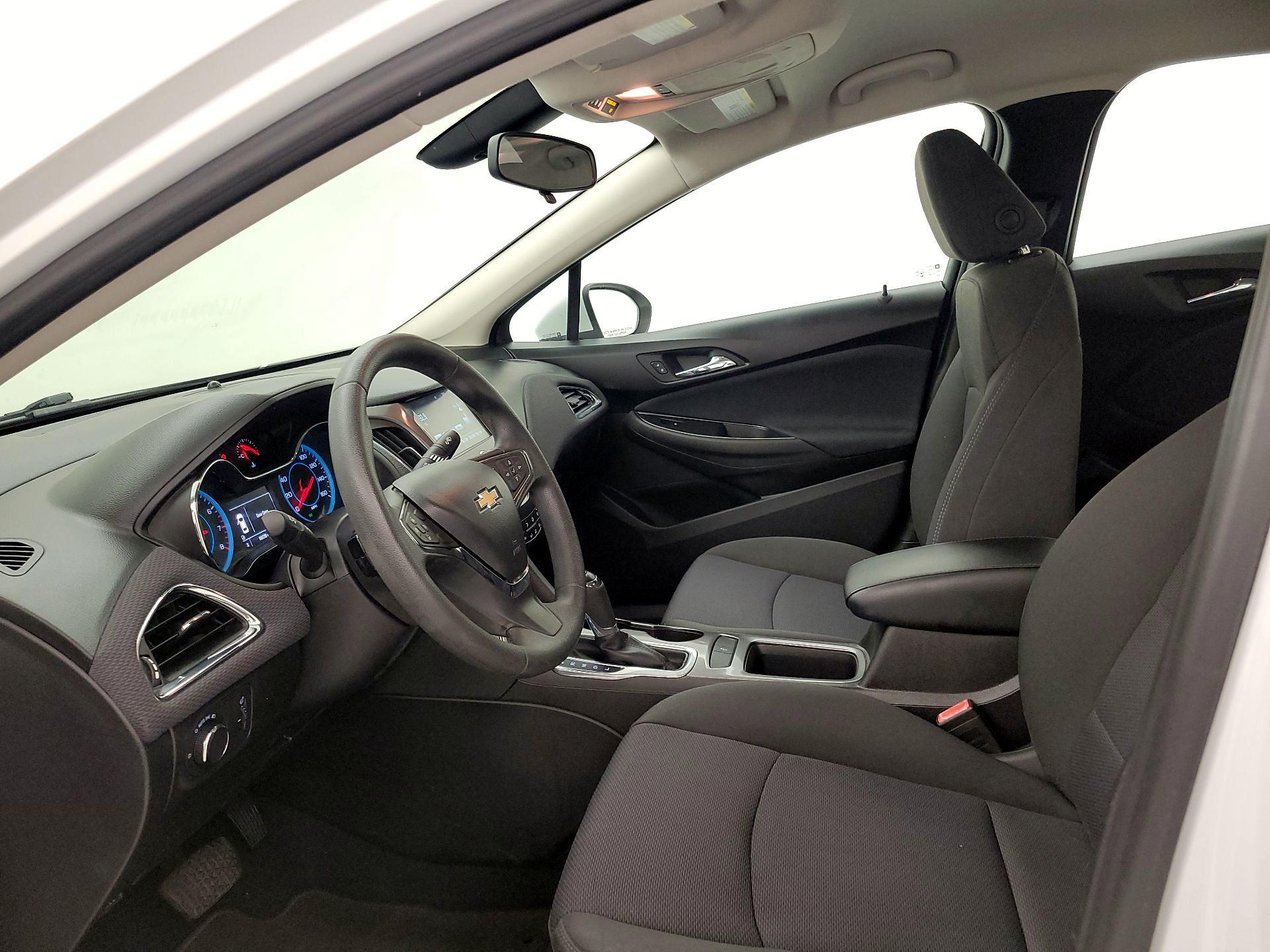 Thumbnail: 2017 Chevrolet Cruze - 11