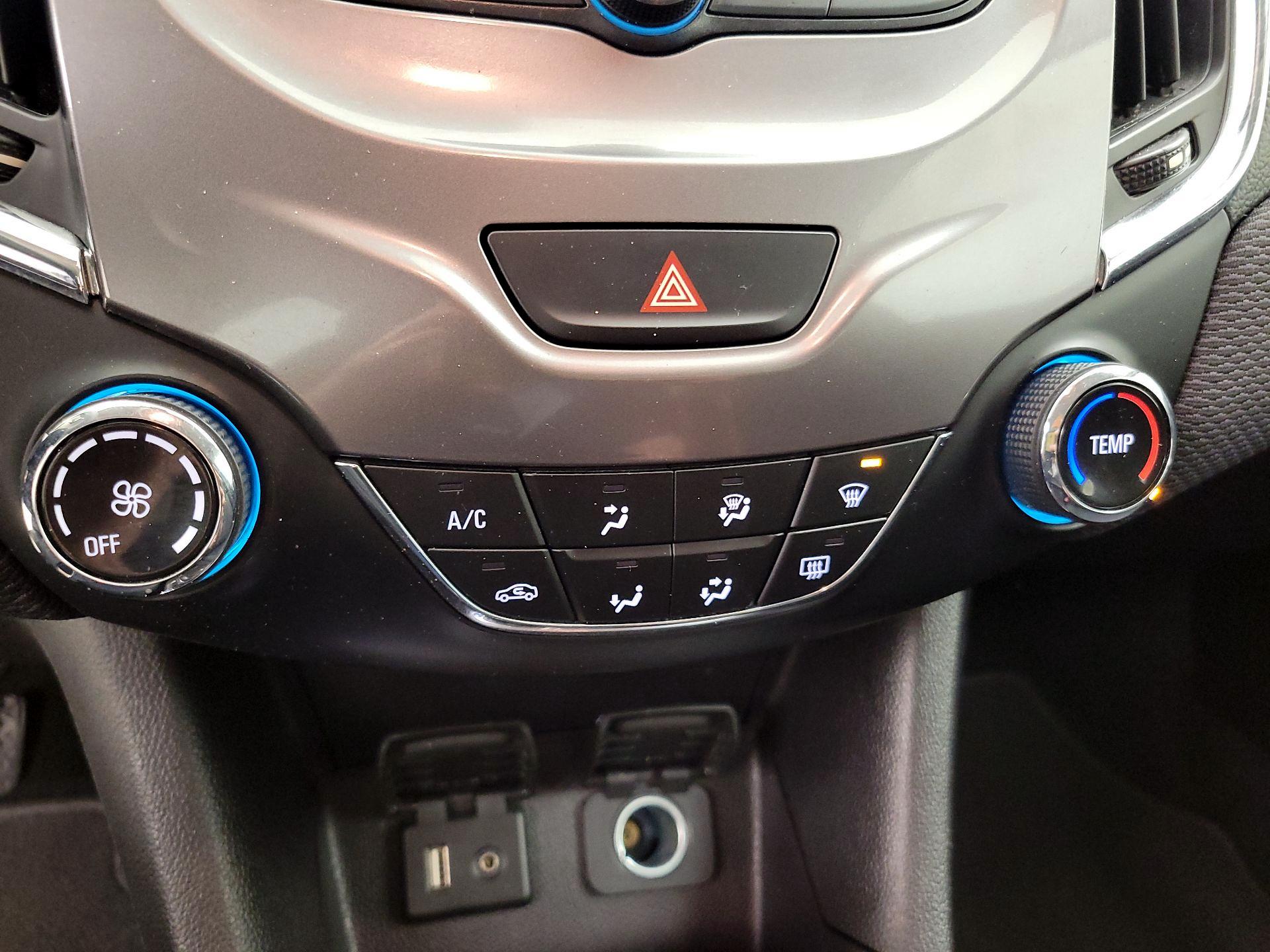 Thumbnail: 2017 Chevrolet Cruze - 16