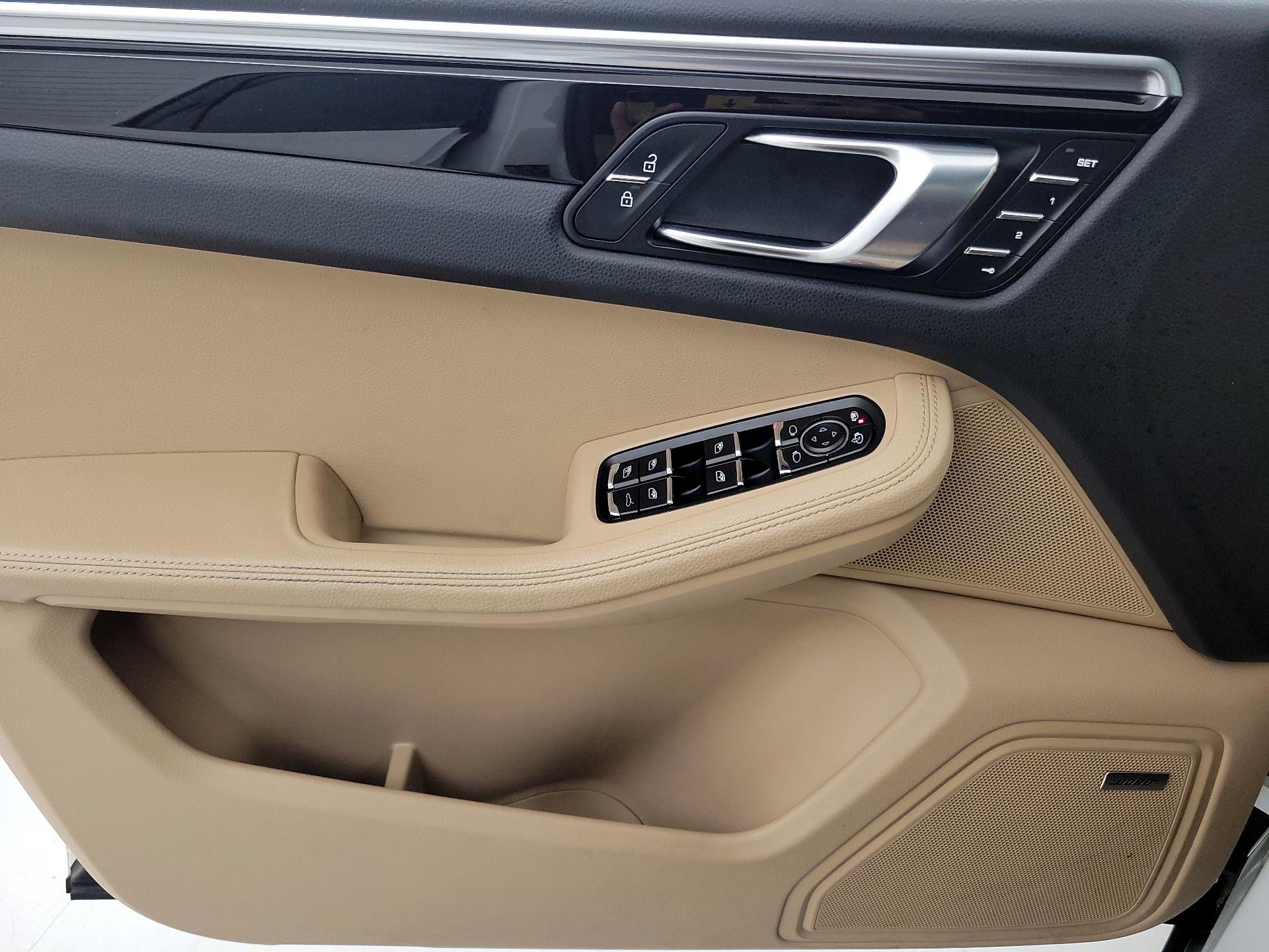 Thumbnail: 2019 Porsche Macan - 12