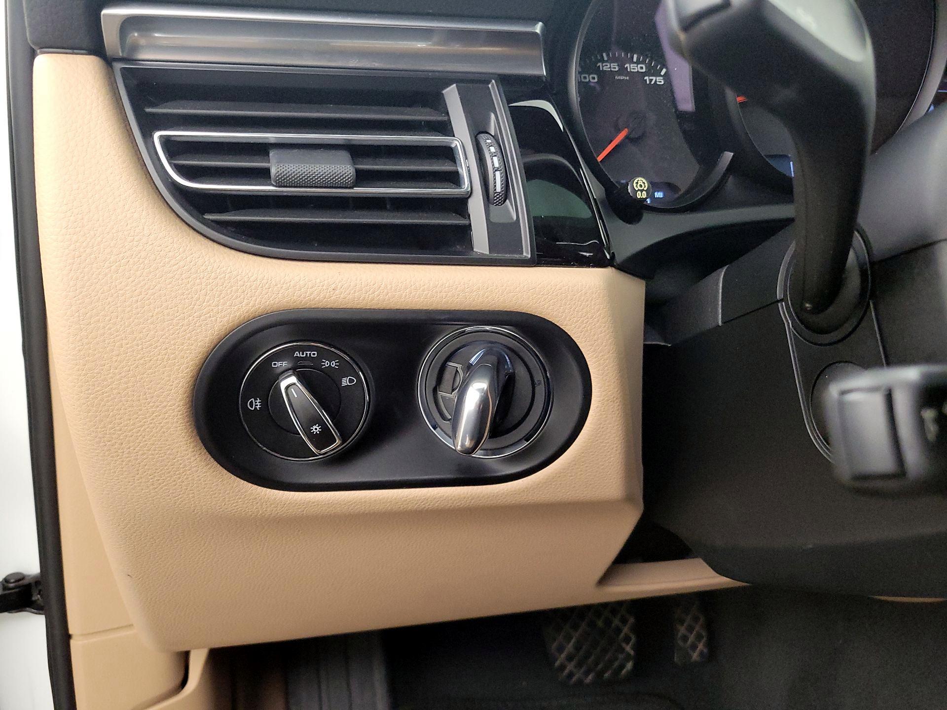 Thumbnail: 2019 Porsche Macan - 13