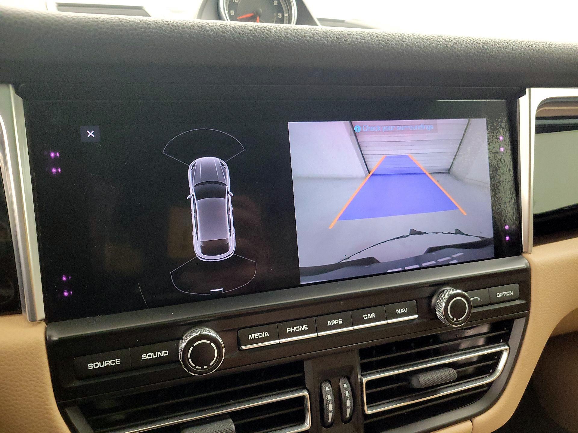 Thumbnail: 2019 Porsche Macan - 15