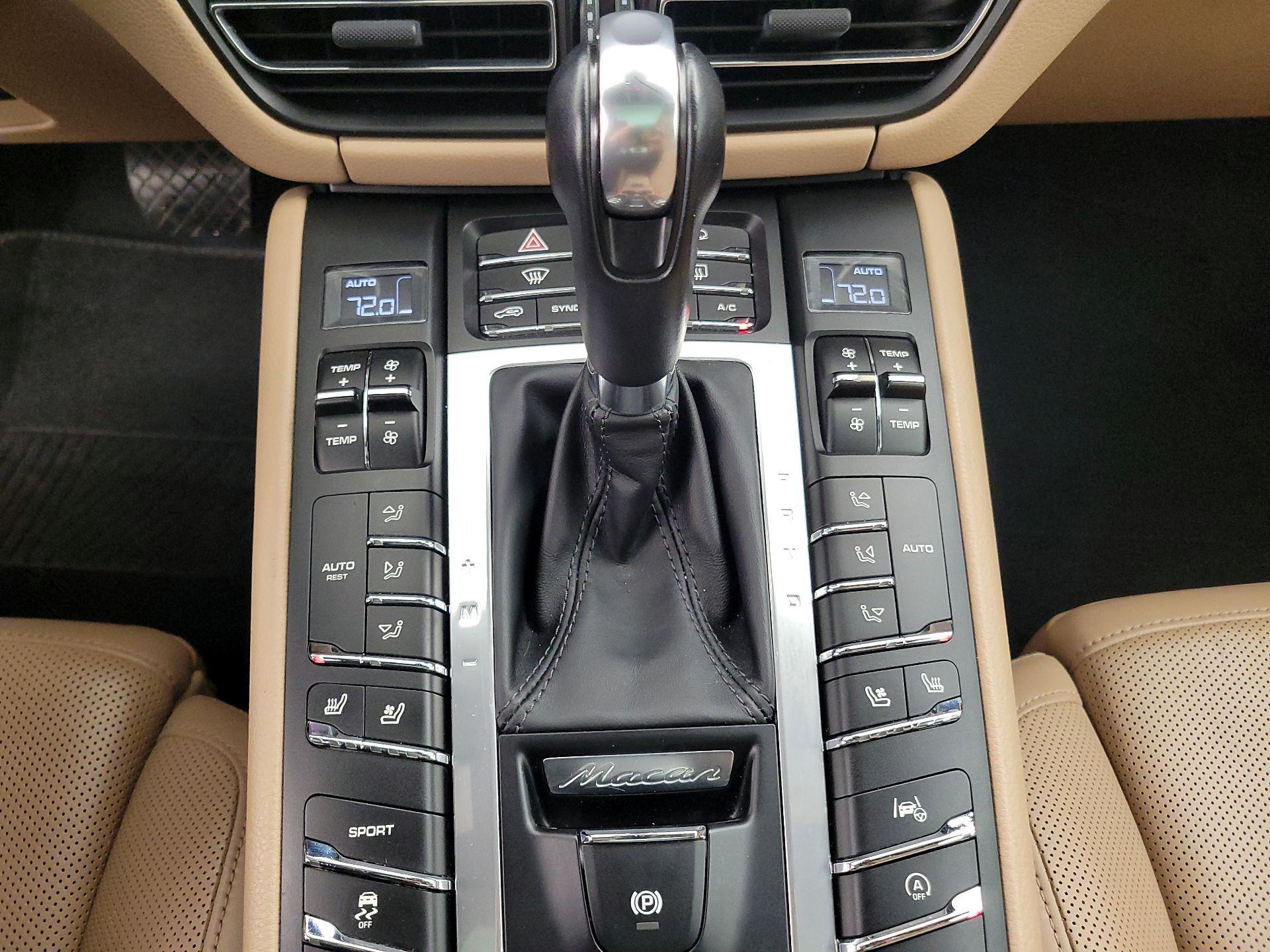 Thumbnail: 2019 Porsche Macan - 18