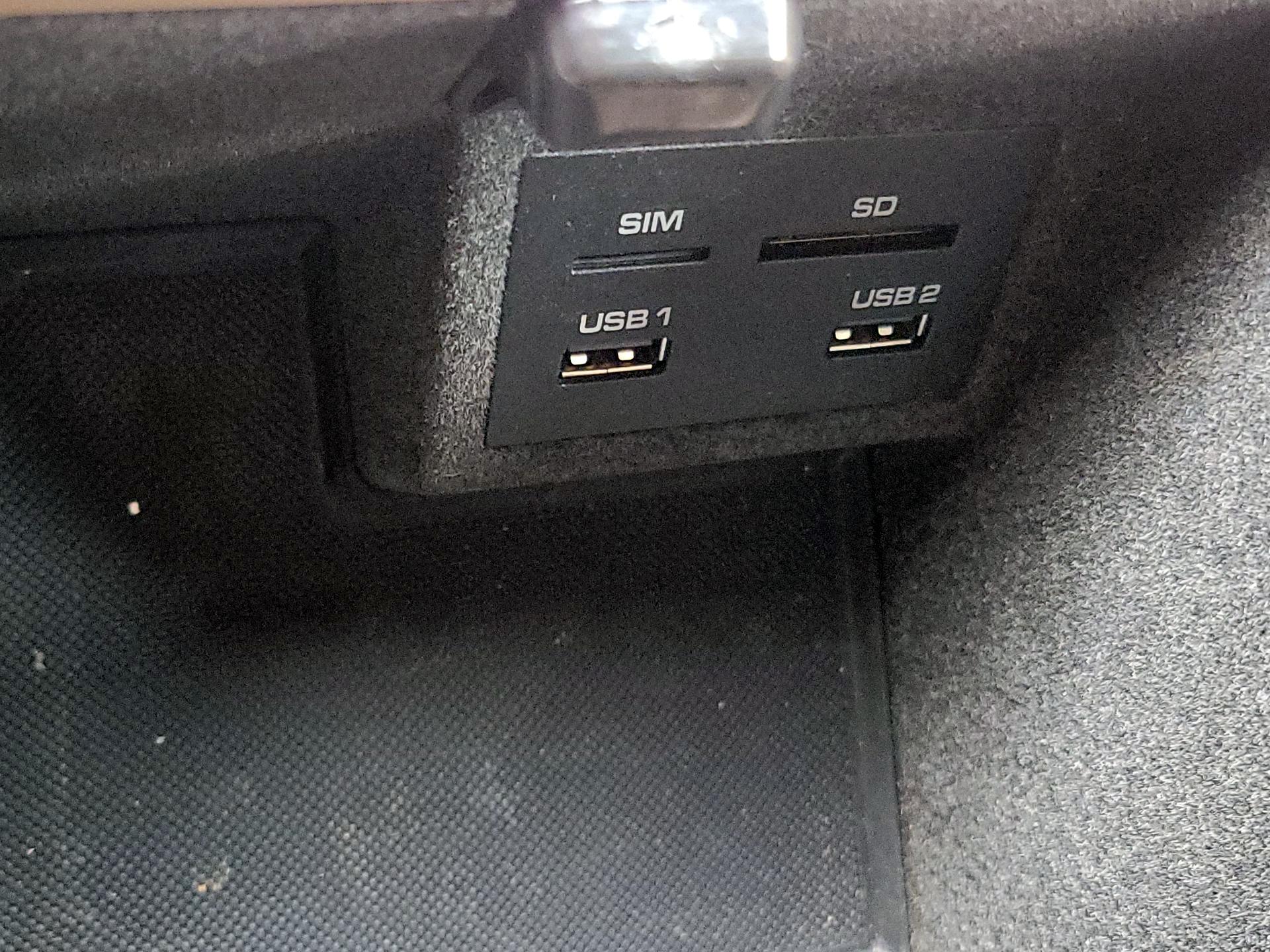 Thumbnail: 2019 Porsche Macan - 19