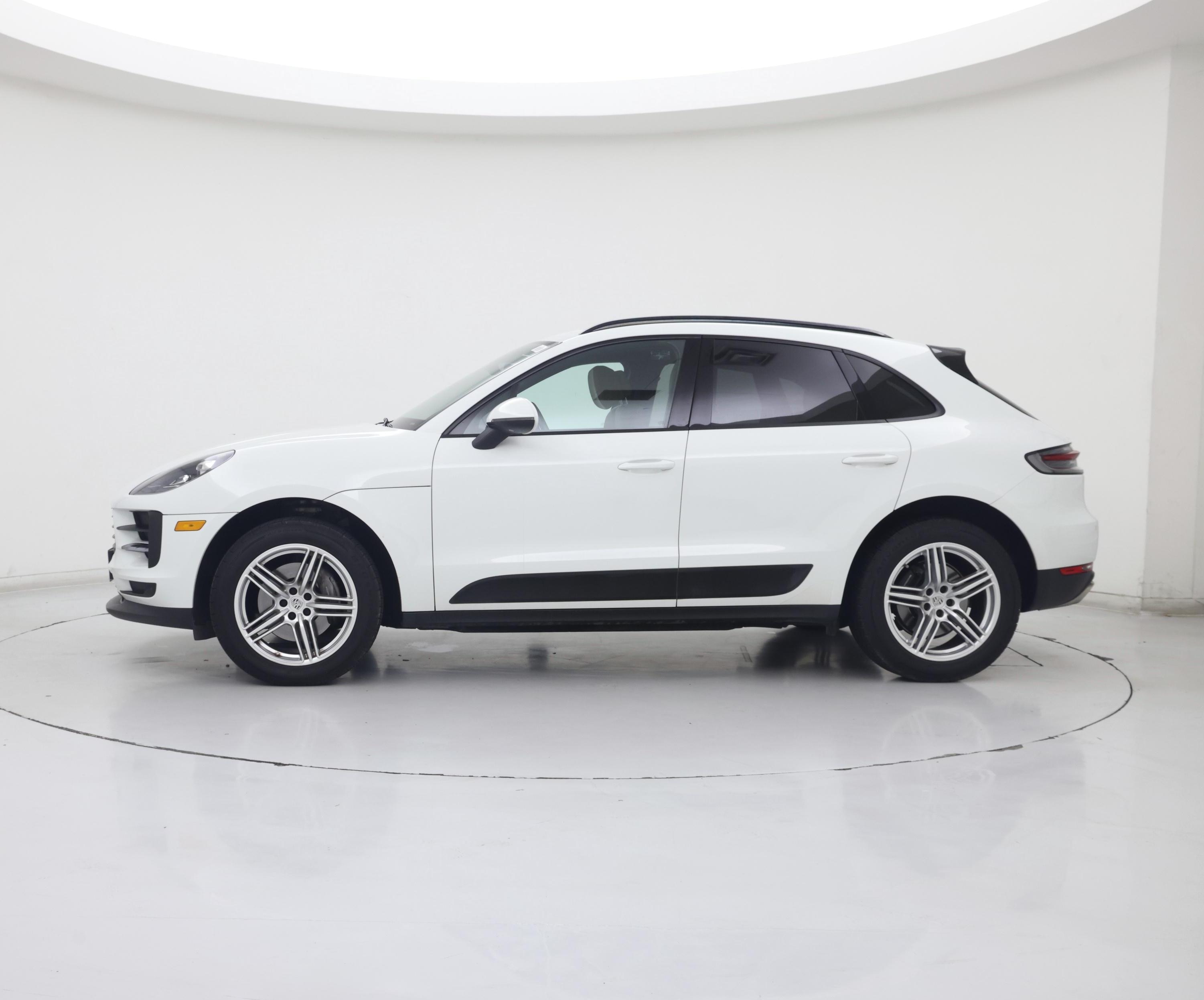 Thumbnail: 2019 Porsche Macan - 3