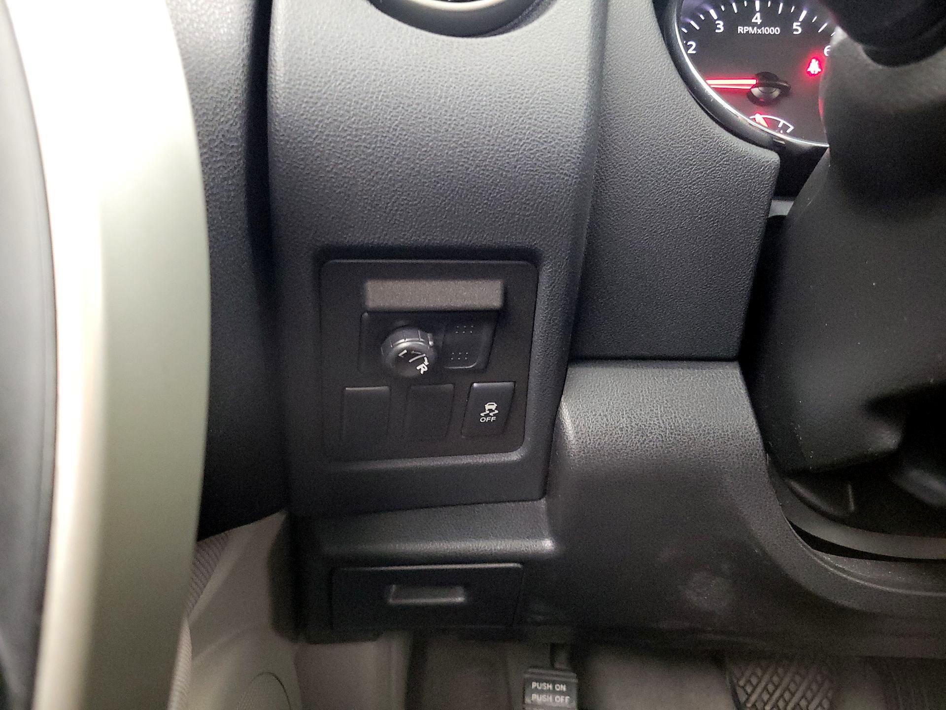 Thumbnail: 2014 Nissan Rogue - 13