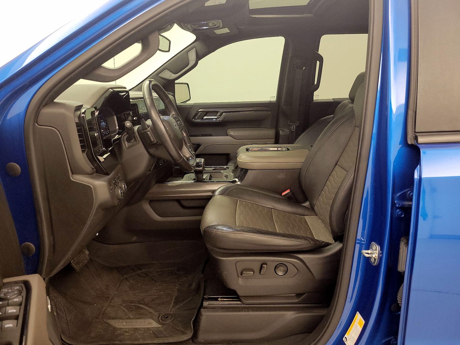2022 Chevrolet Silverado 1500 ZR2 - Photo 12