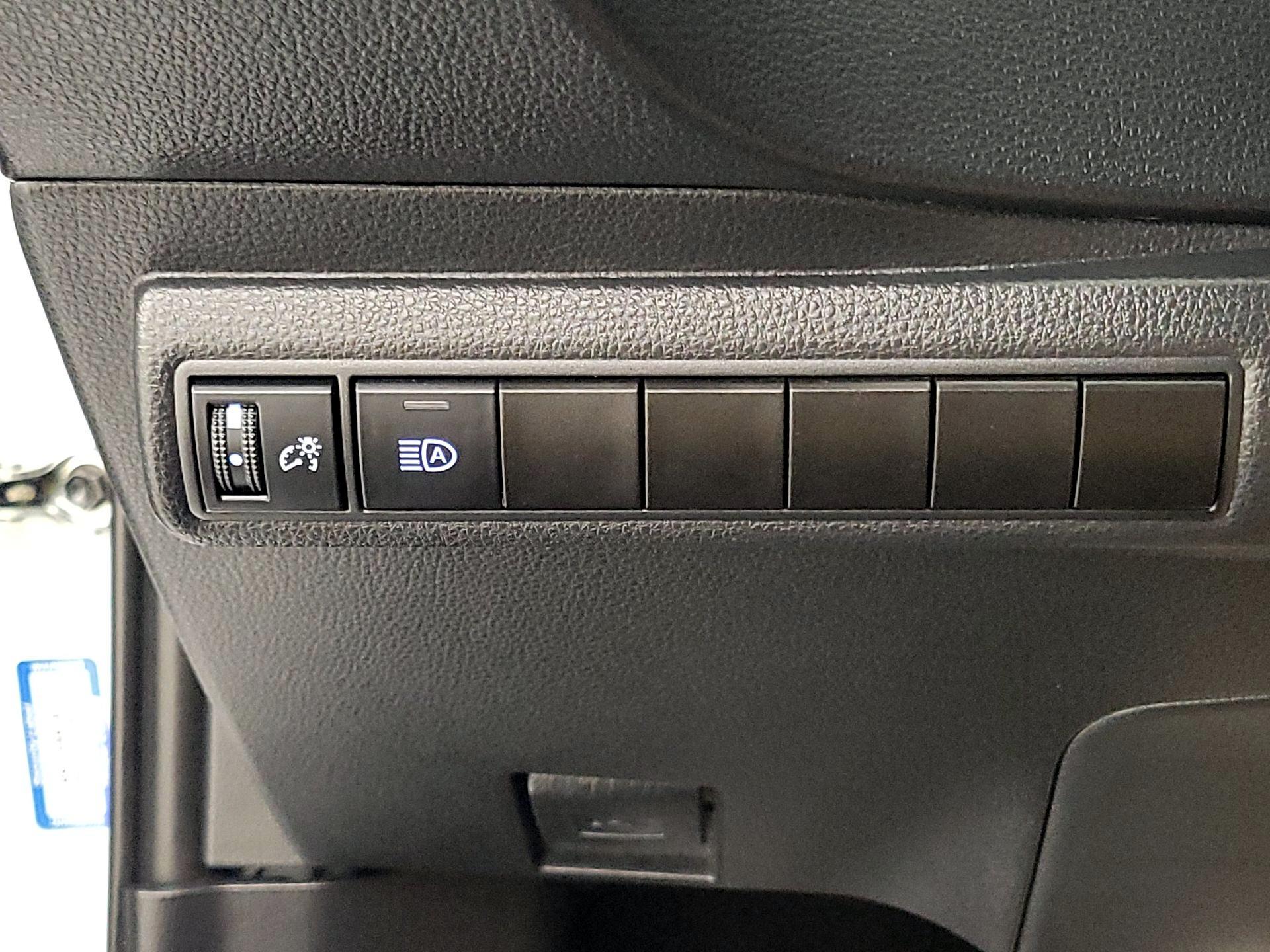 Thumbnail: 2022 Toyota Corolla - 13