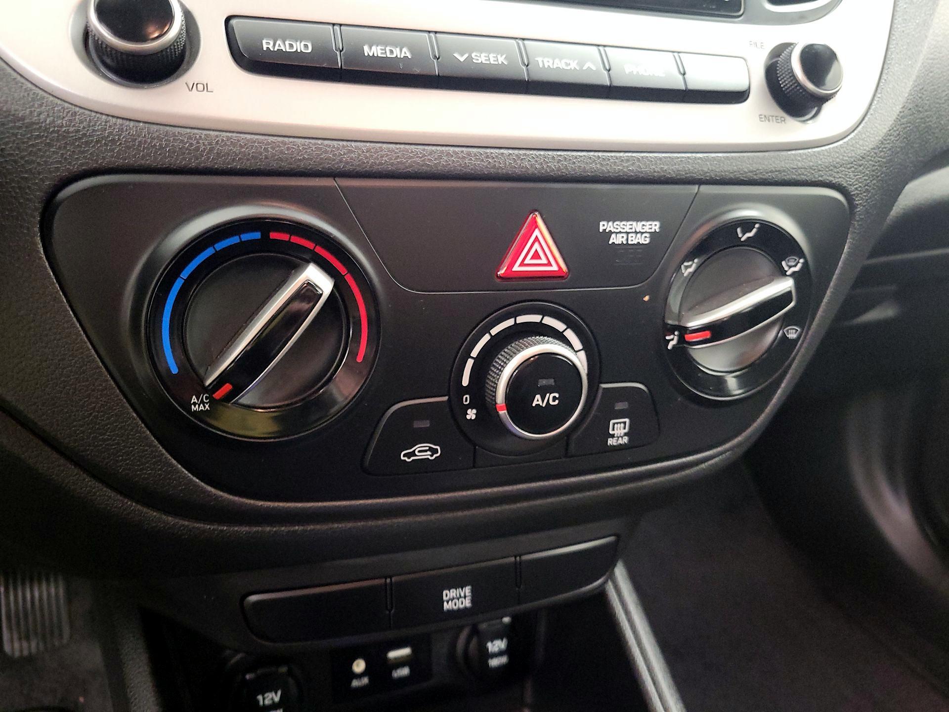 Thumbnail: 2020 Hyundai Accent - 16