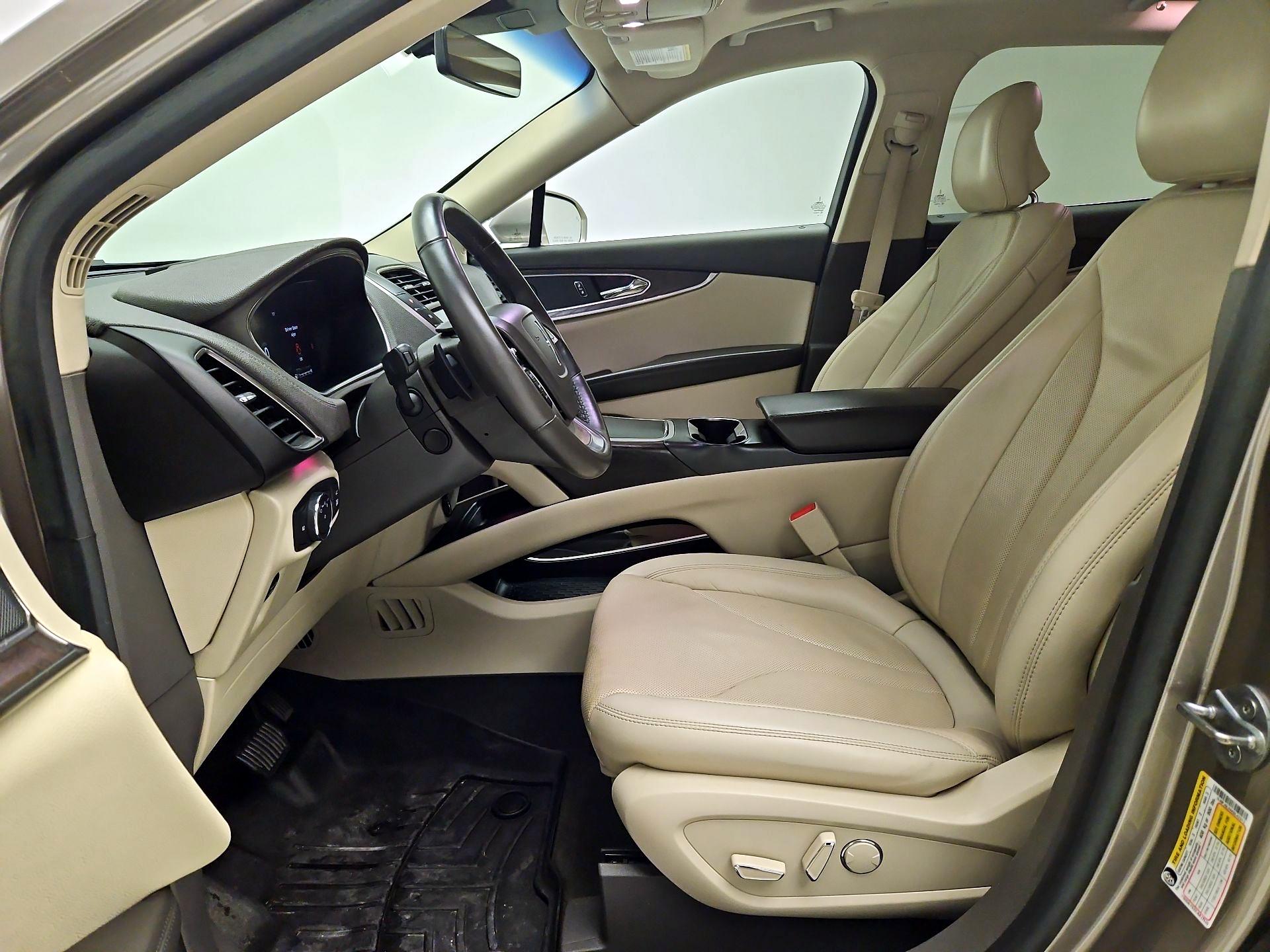 Thumbnail: 2019 Lincoln Nautilus - 11