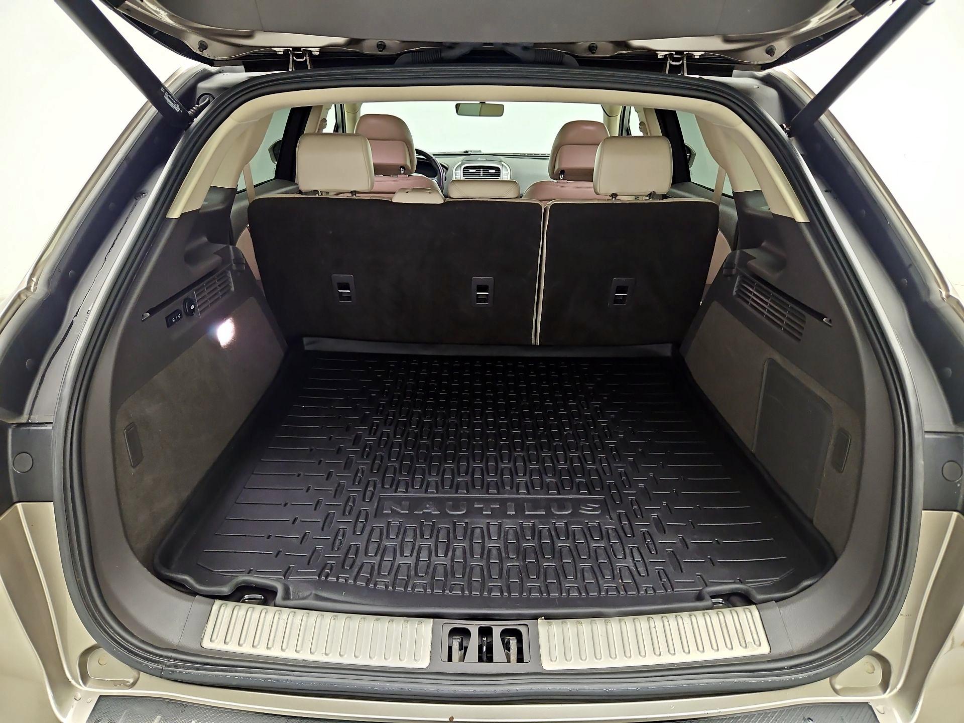 Thumbnail: 2019 Lincoln Nautilus - 19