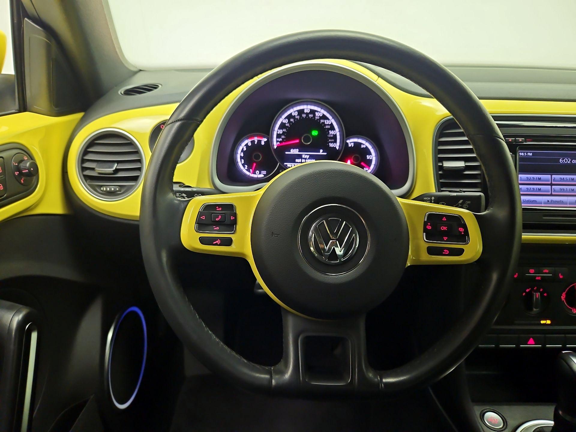 Thumbnail: 2014 Volkswagen Beetle - 10
