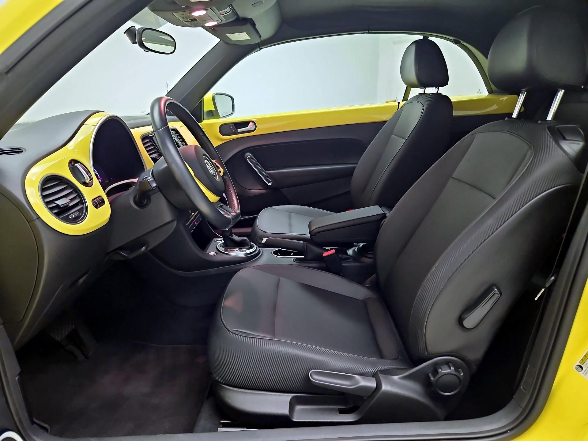 Thumbnail: 2014 Volkswagen Beetle - 11