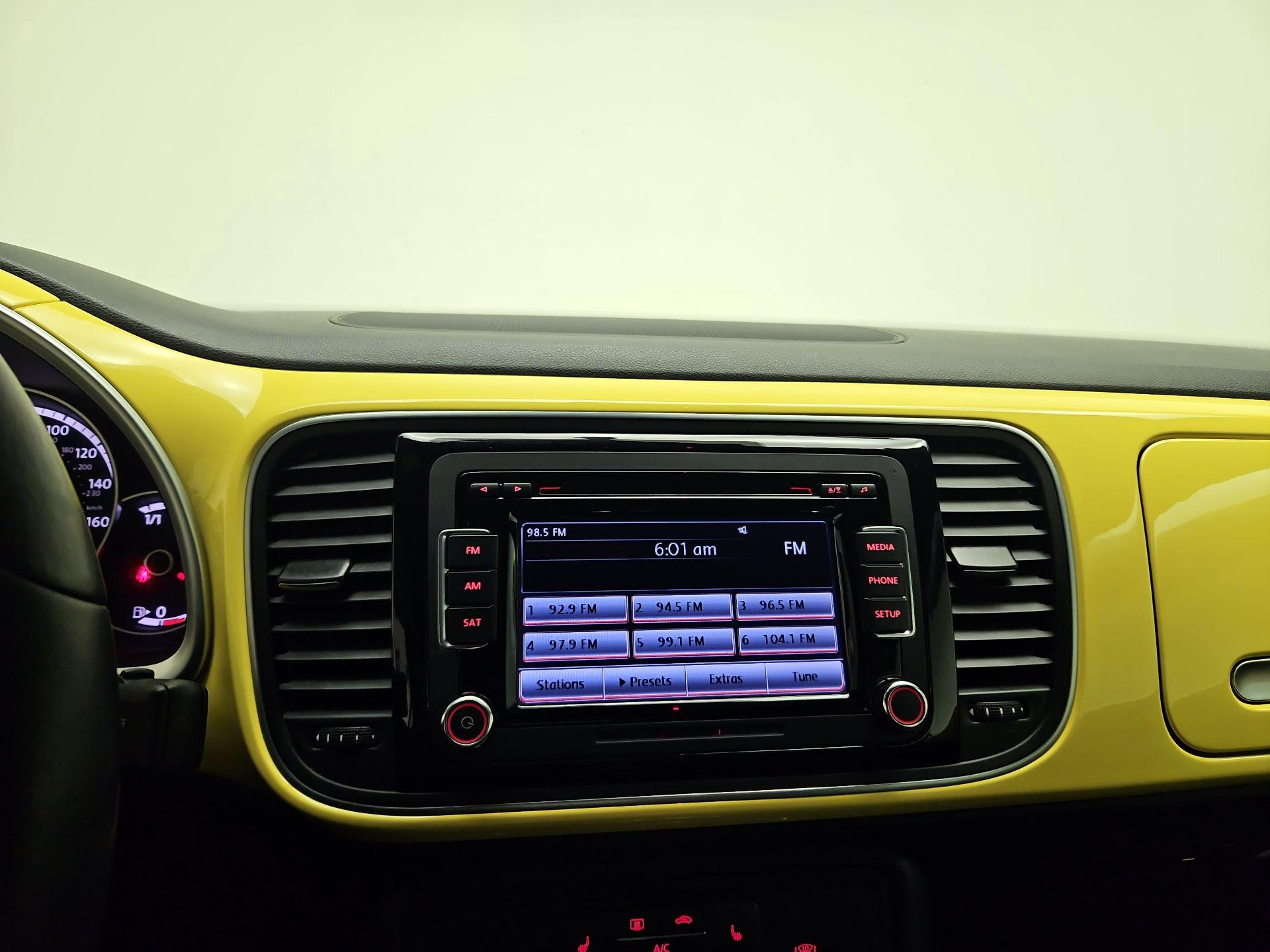 Thumbnail: 2014 Volkswagen Beetle - 13