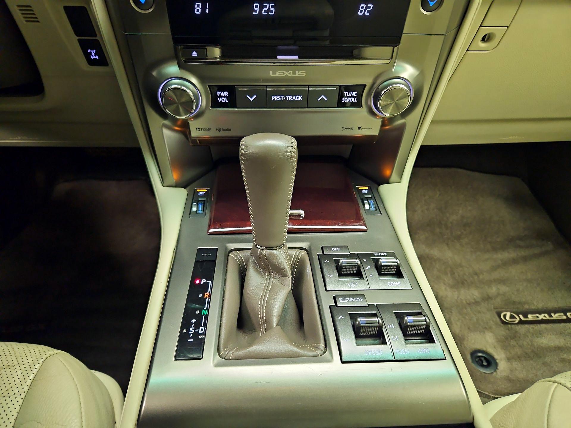 Thumbnail: 2016 Lexus GX - 17