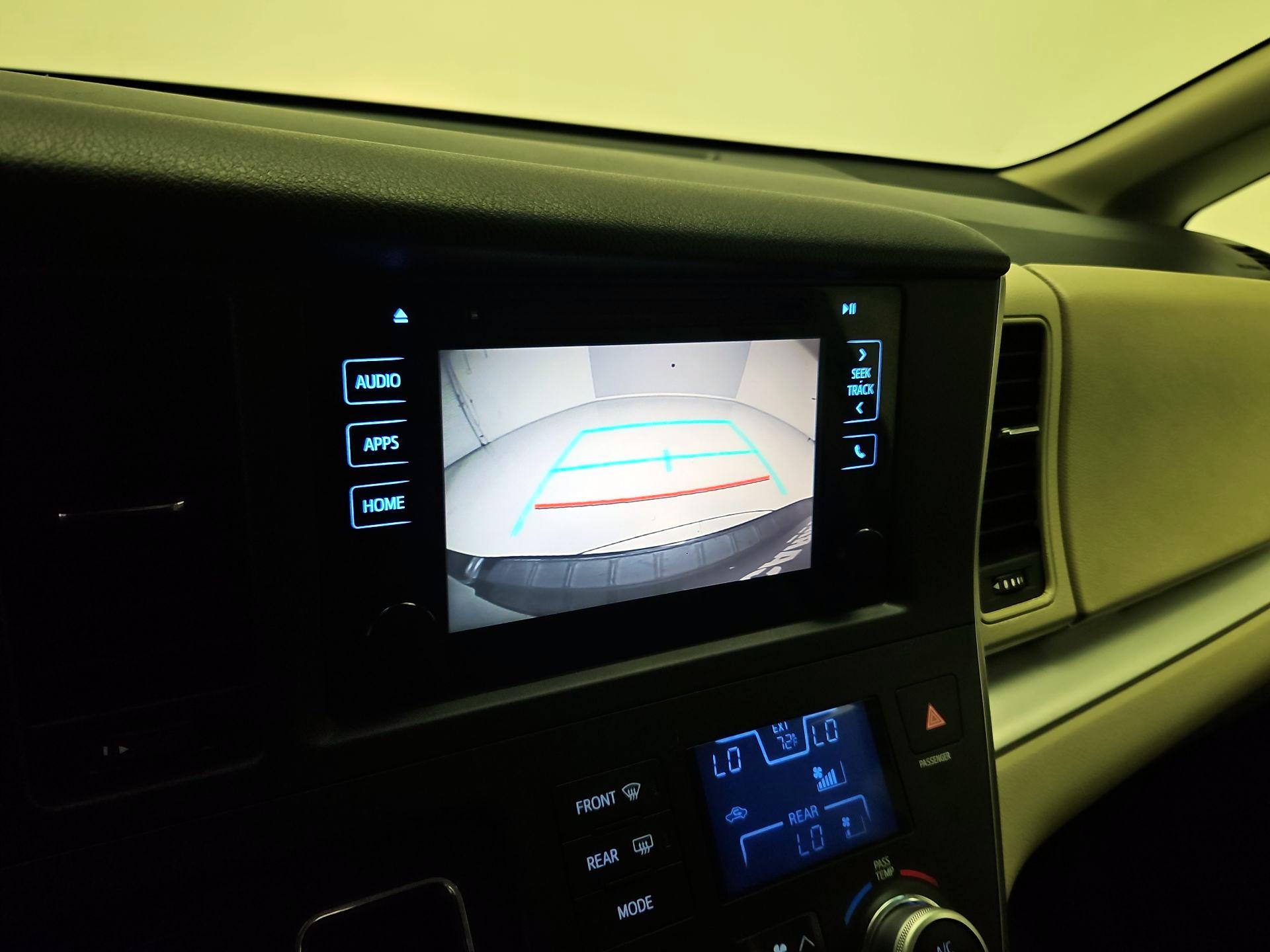 Thumbnail: 2015 Toyota Sienna - 14