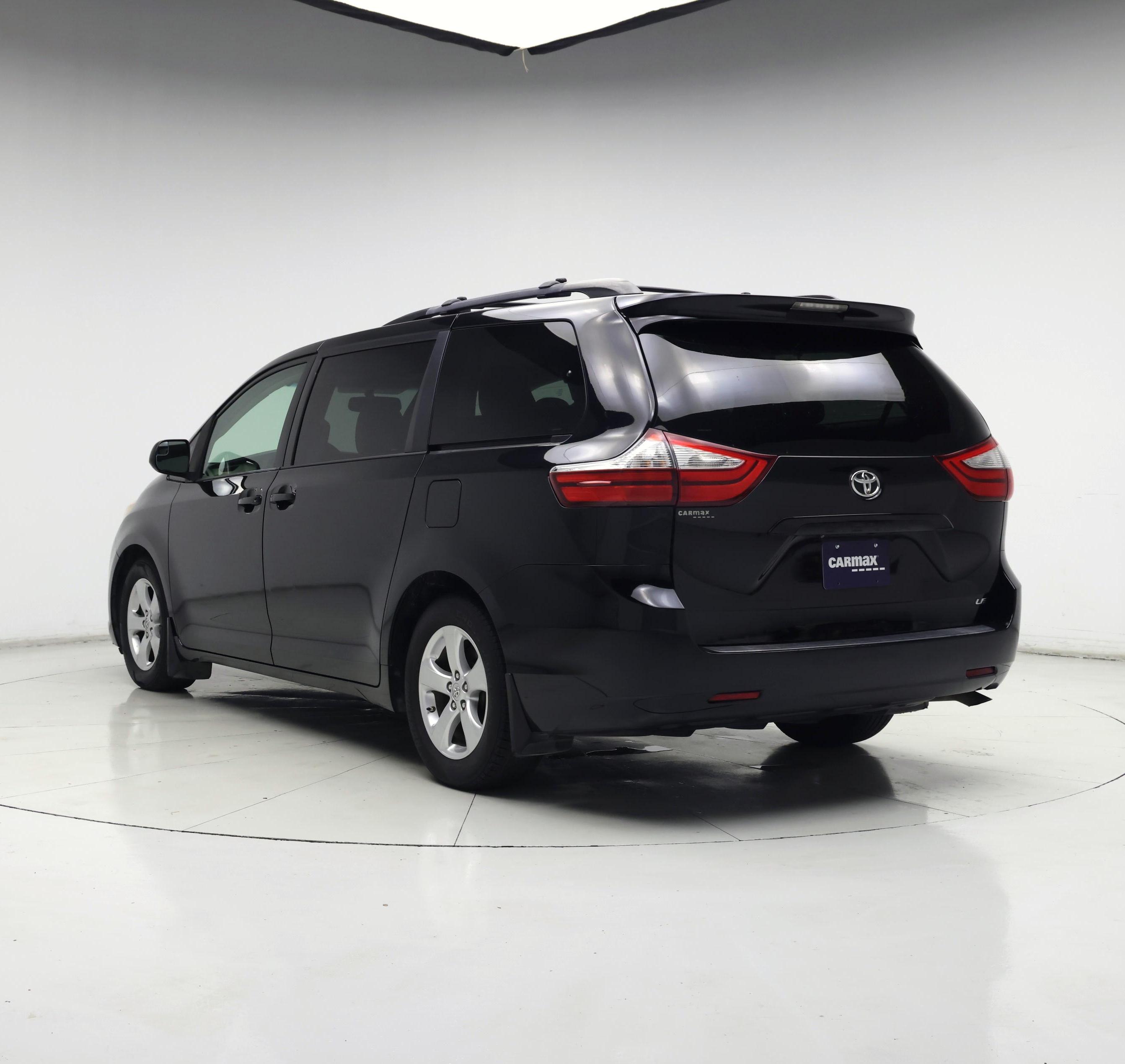 Thumbnail: 2015 Toyota Sienna - 2