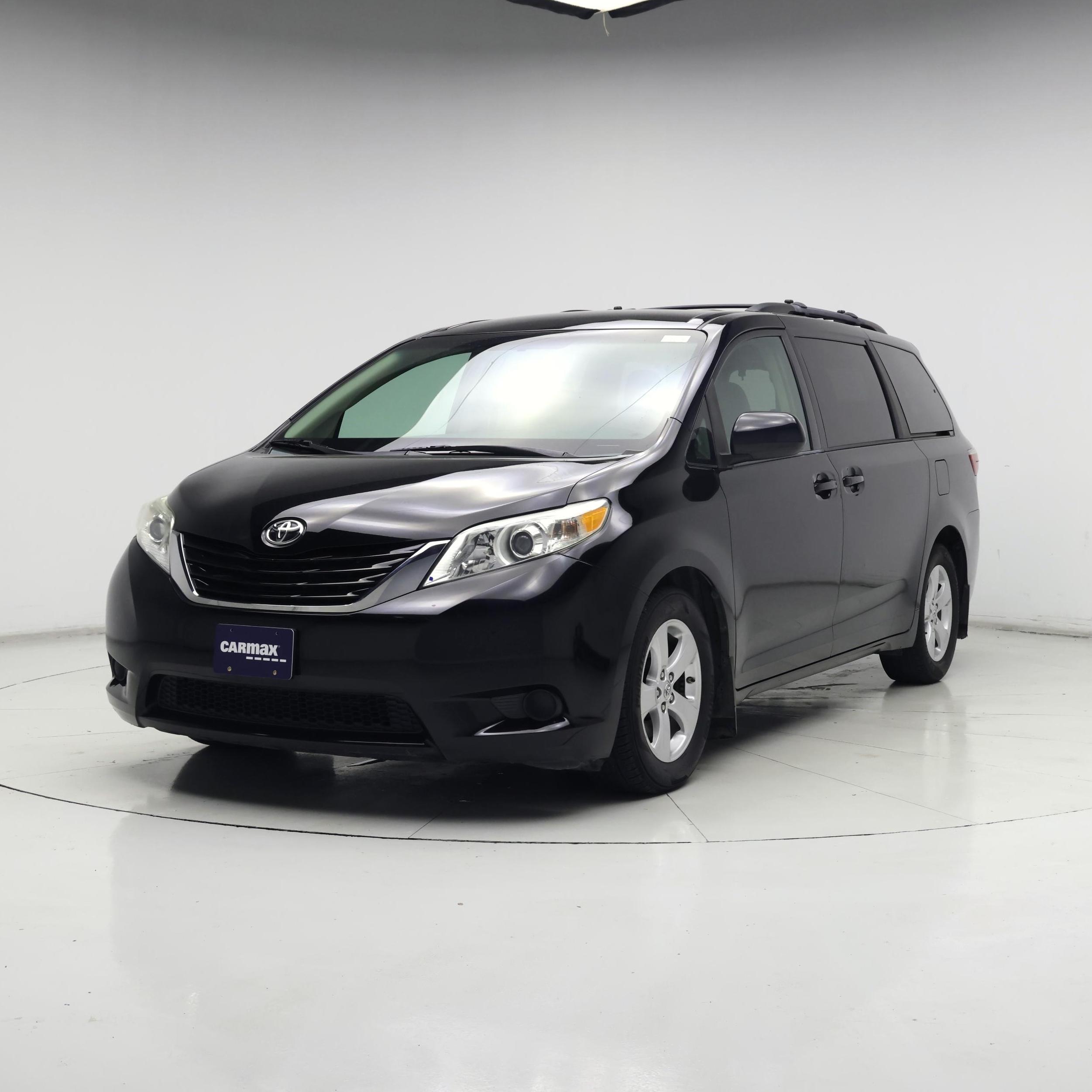 Thumbnail: 2015 Toyota Sienna - 4