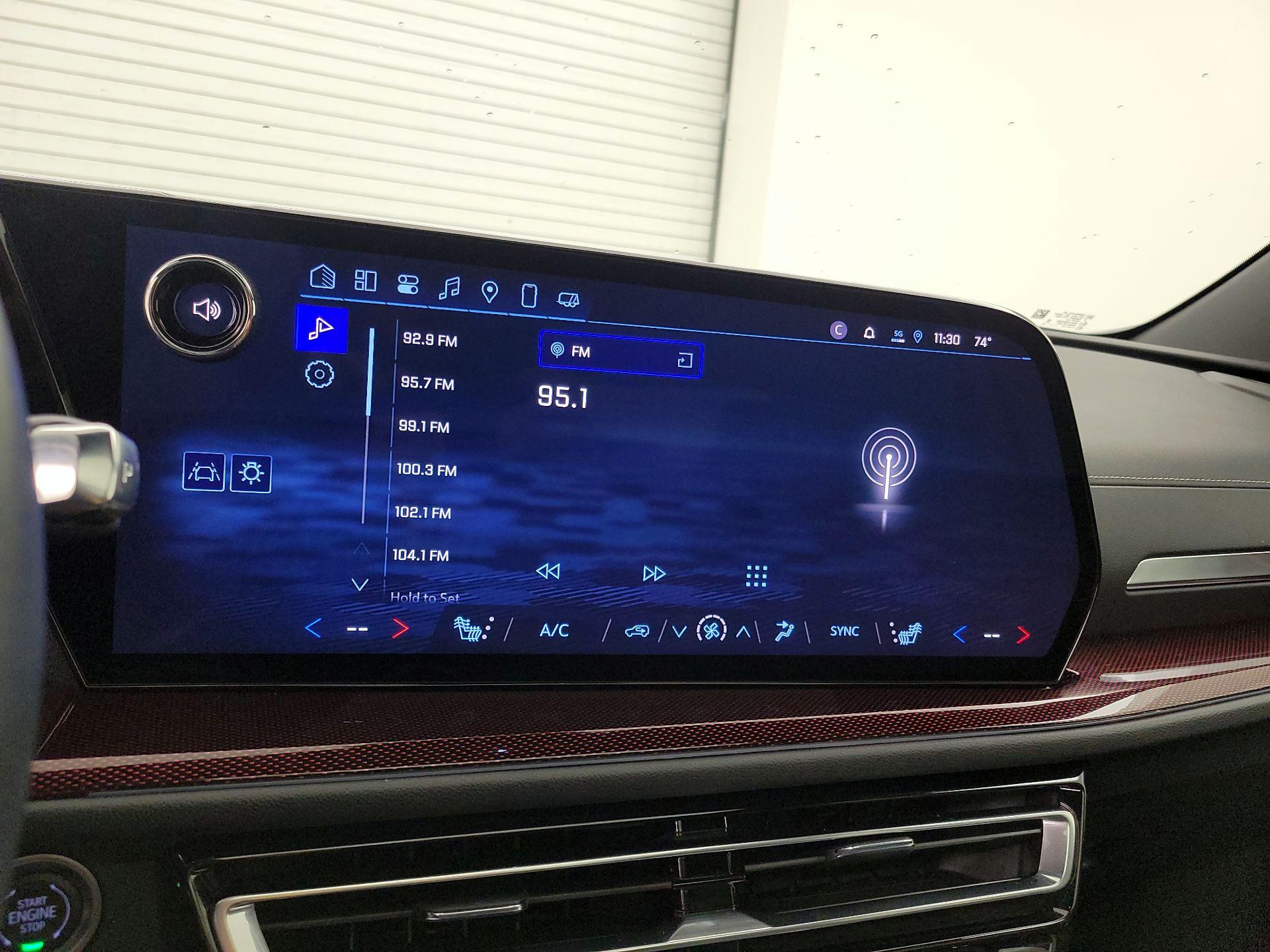 Thumbnail: 2025 Chevrolet Traverse - 16