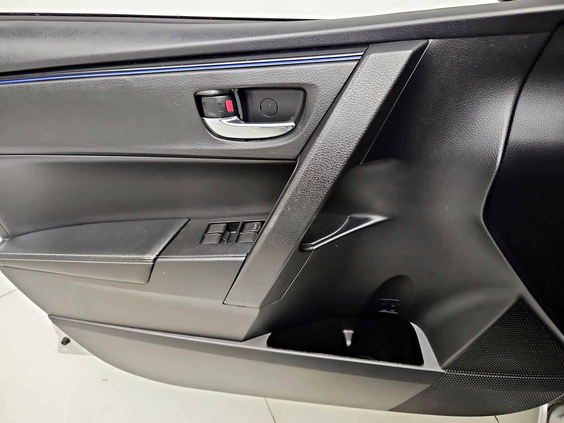 Thumbnail: 2018 Toyota Corolla - 12