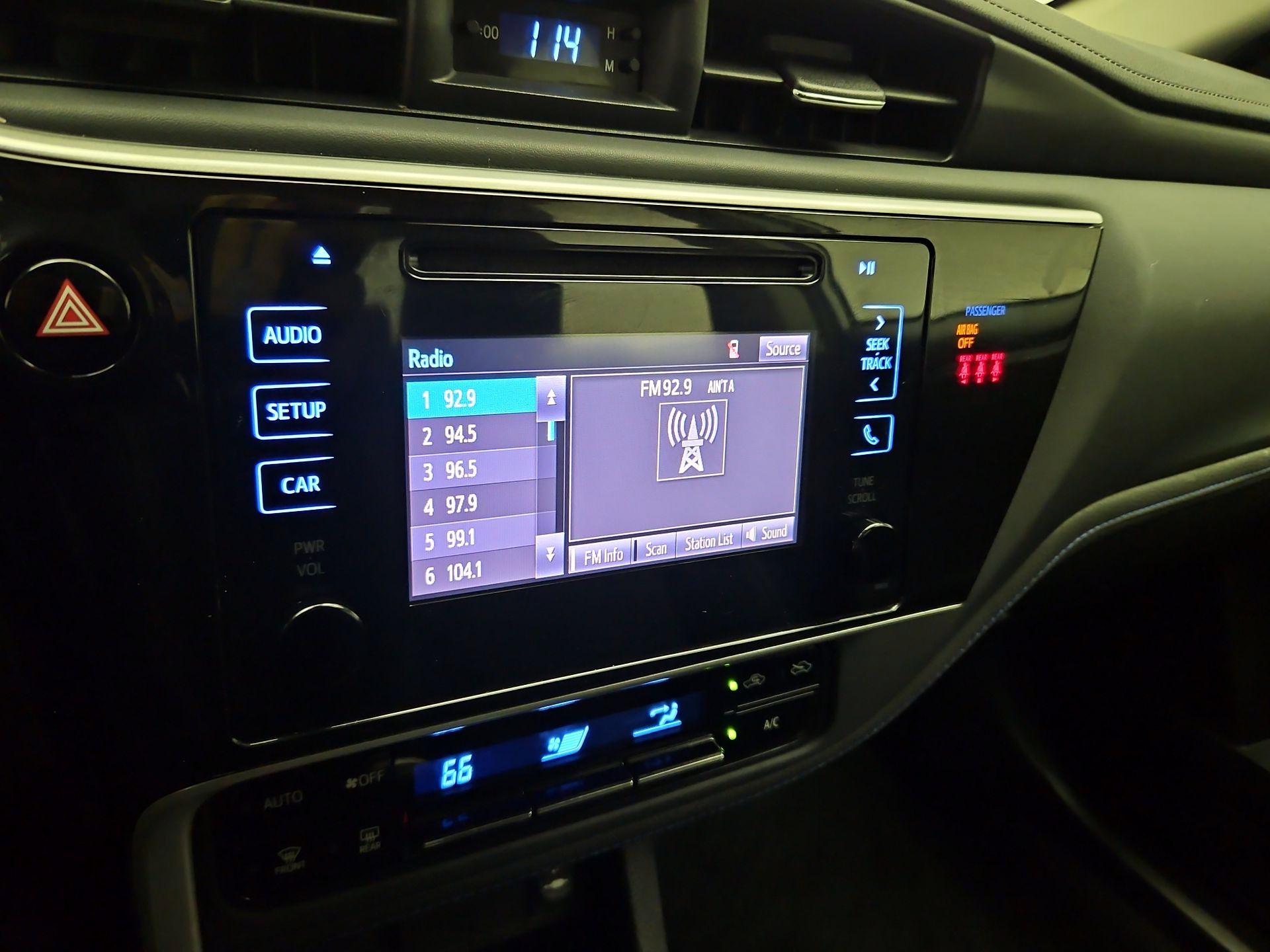 Thumbnail: 2018 Toyota Corolla - 15