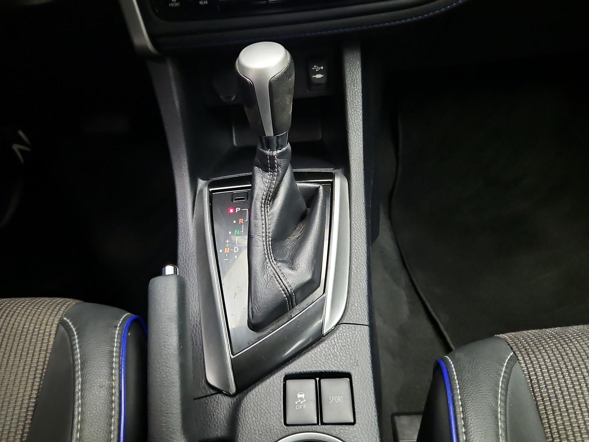 Thumbnail: 2018 Toyota Corolla - 17