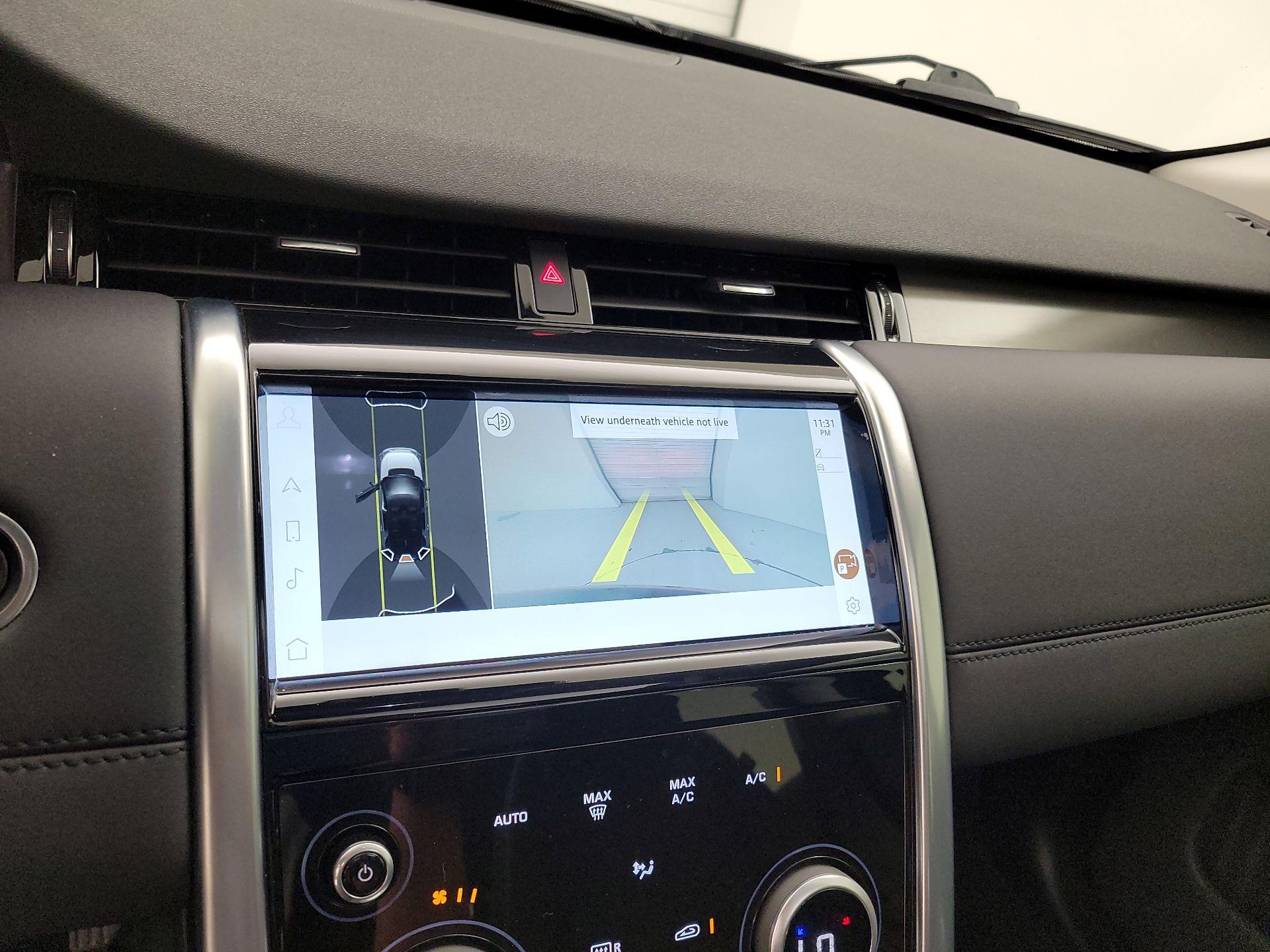 Thumbnail: 2023 Land Rover Discovery Sport - 15