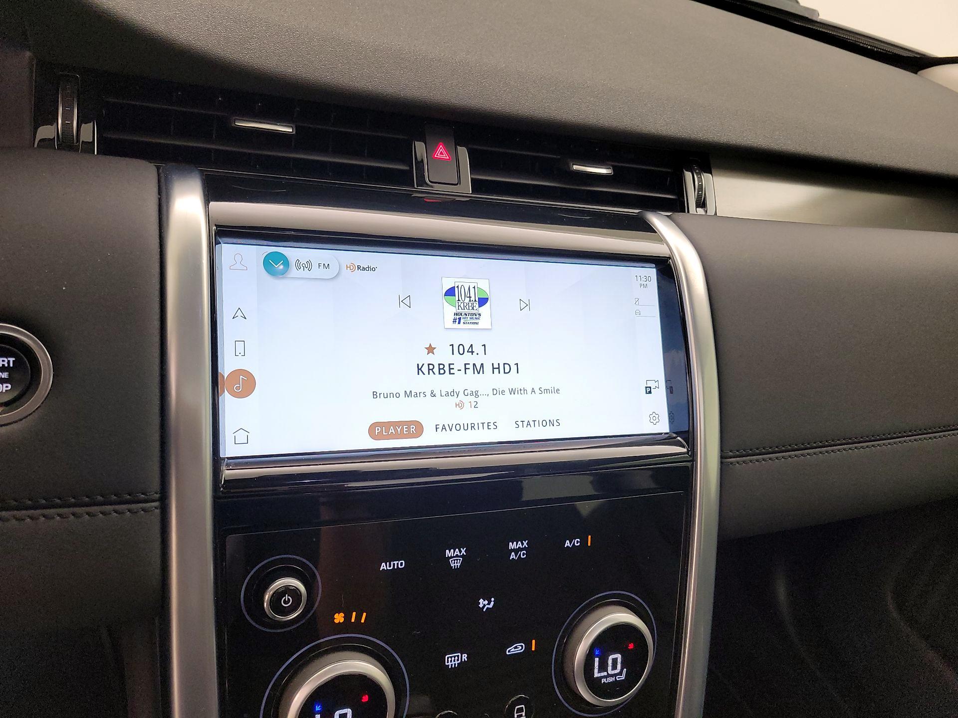 Thumbnail: 2023 Land Rover Discovery Sport - 16