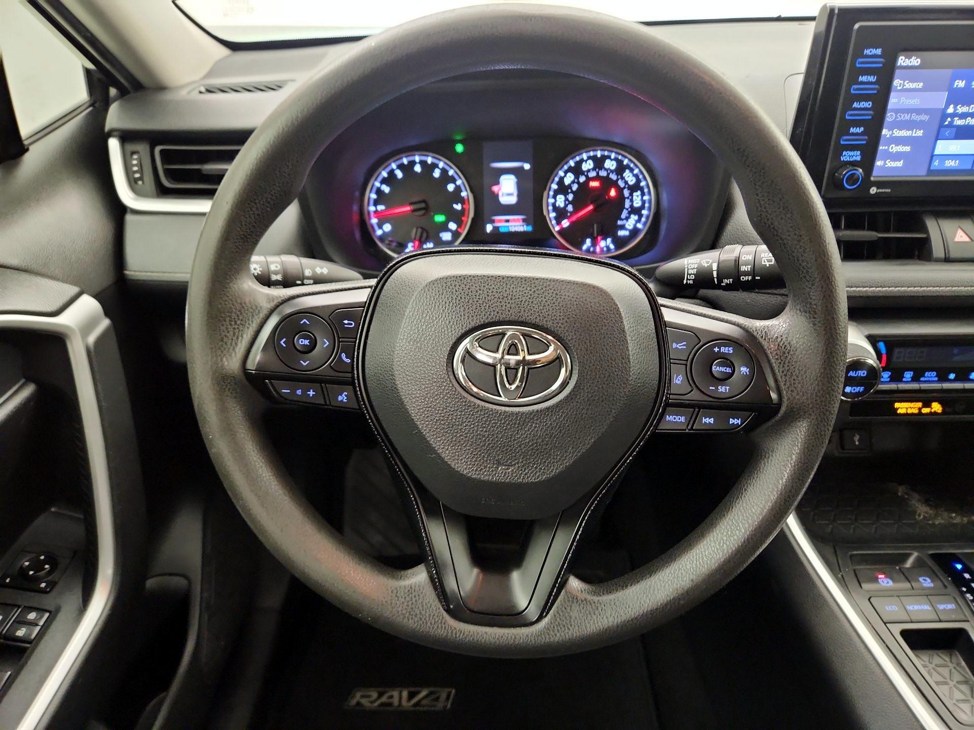 Thumbnail: 2020 Toyota RAV4 - 10