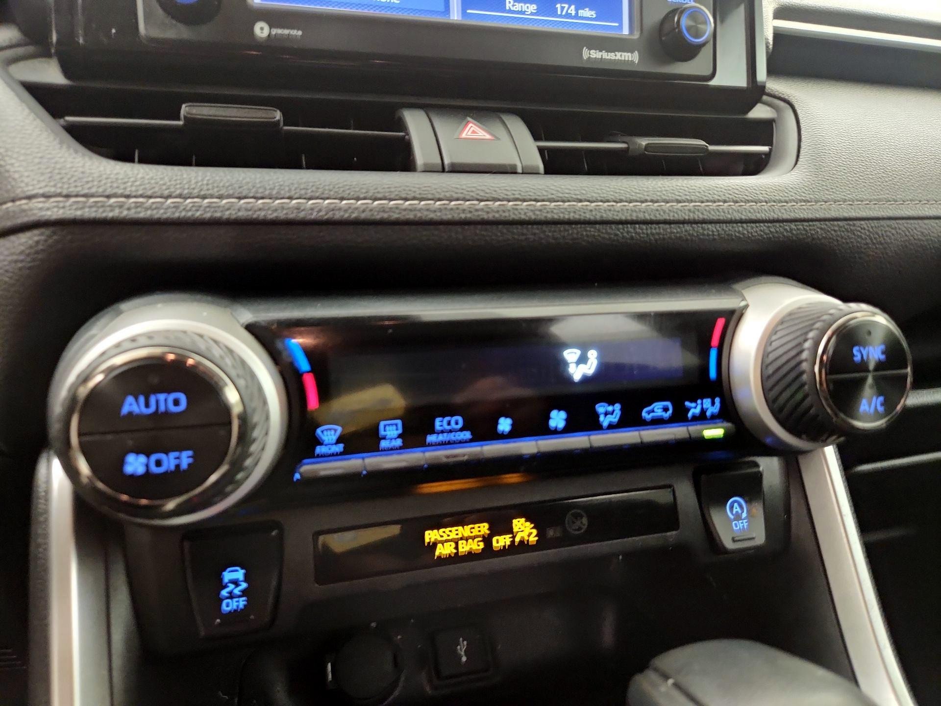 Thumbnail: 2020 Toyota RAV4 - 16