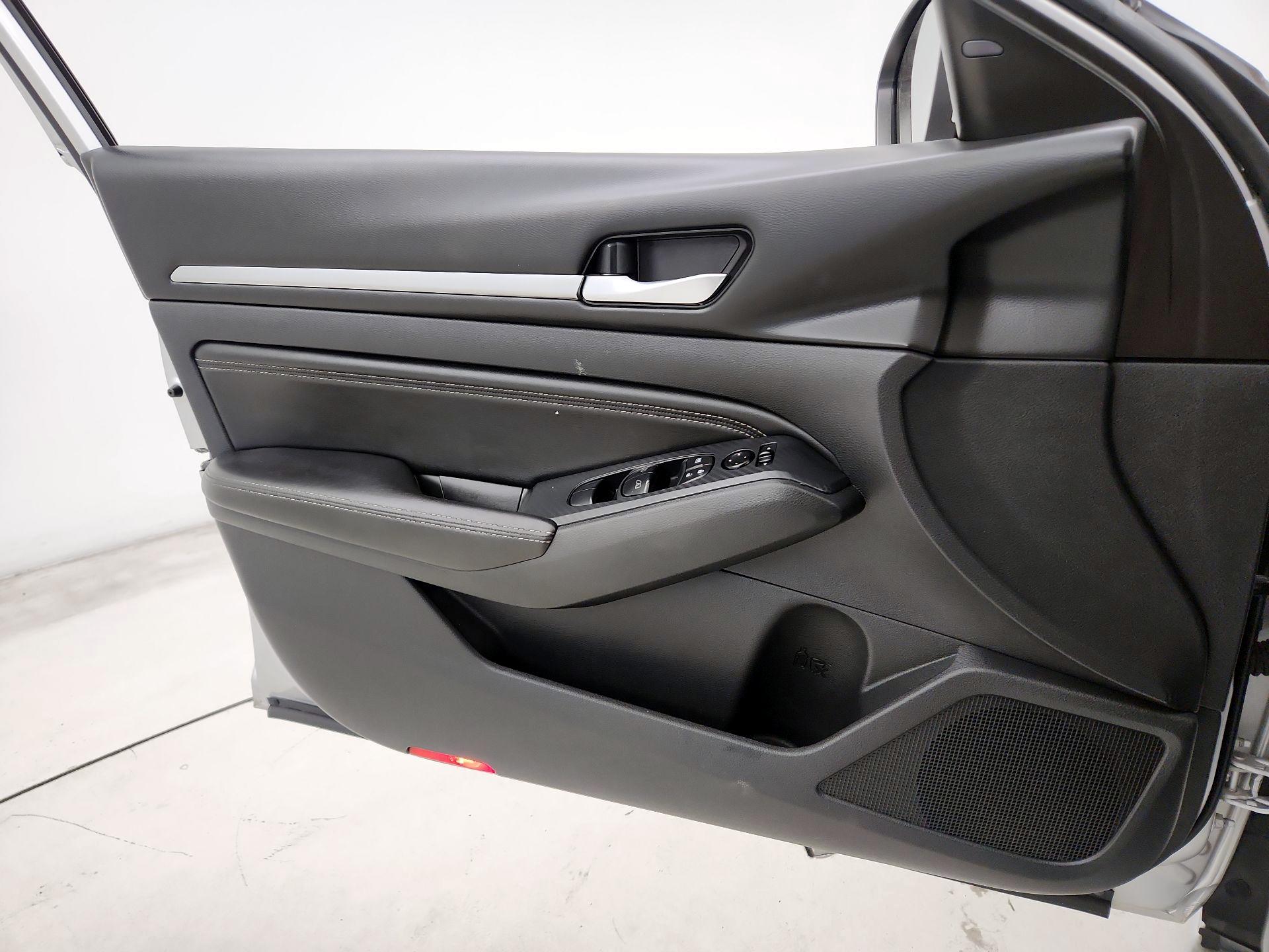 Thumbnail: 2019 Nissan Altima - 12