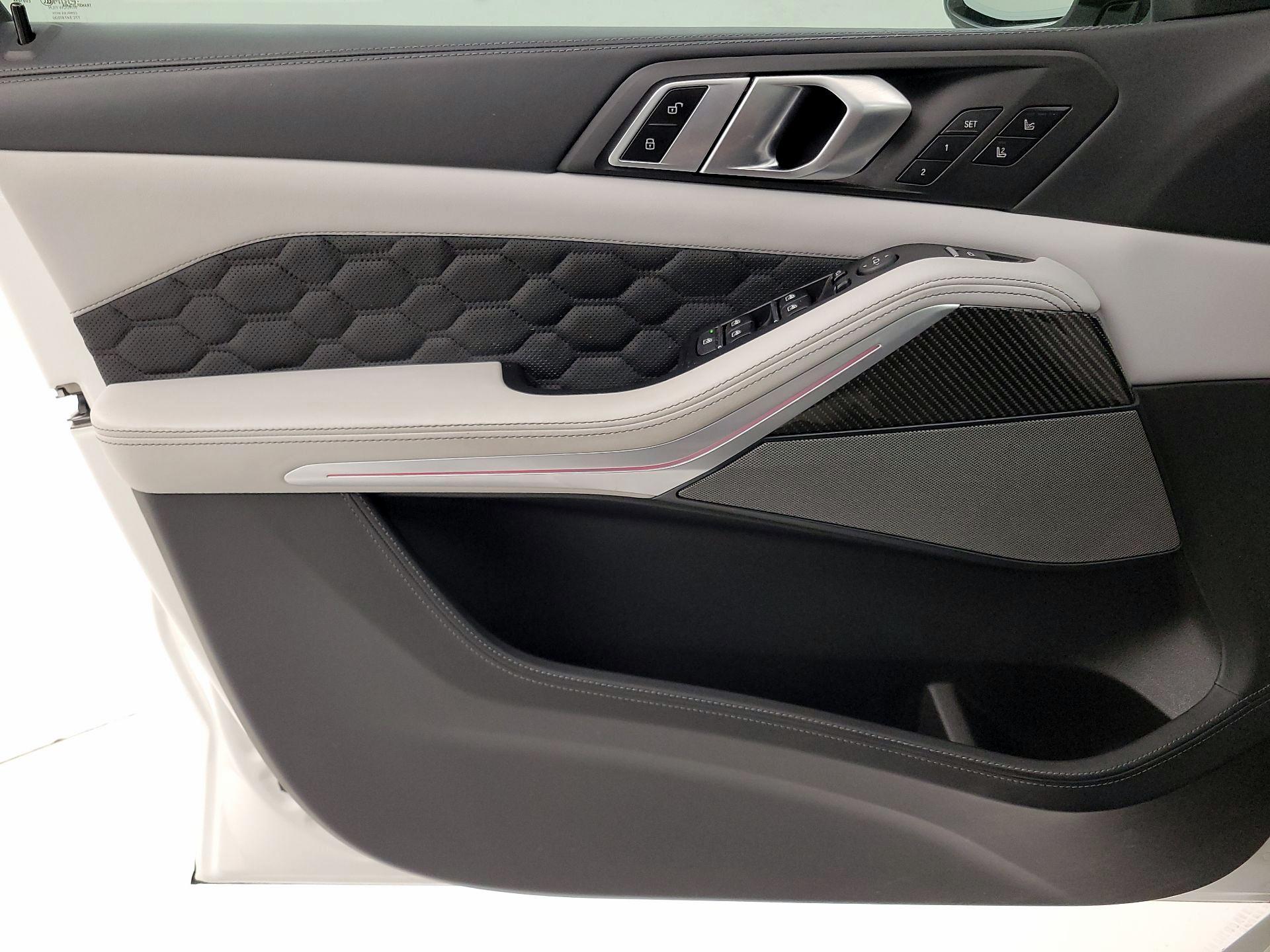 Thumbnail: 2022 BMW X5 - 12