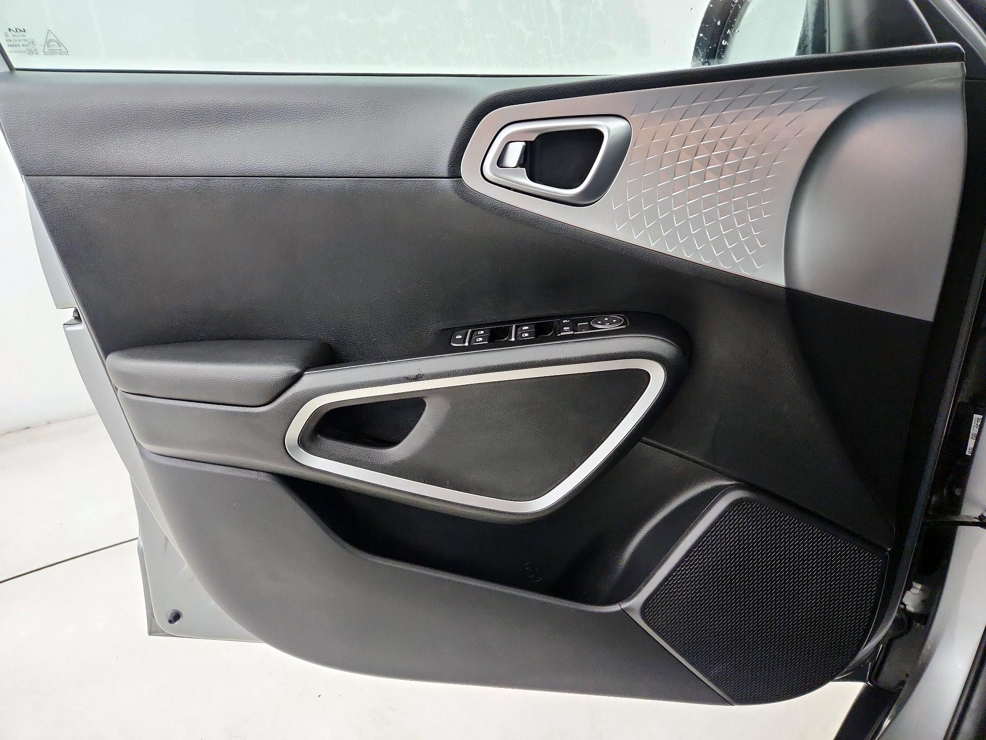 Thumbnail: 2023 Kia Soul - 12